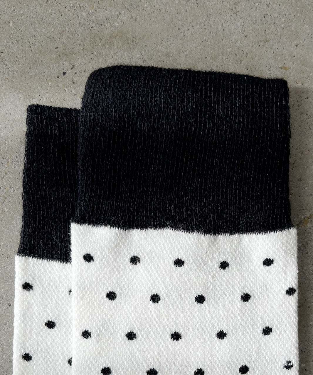 Adthie ad thie 【2024AW New Collection】 Bicolor Dot Socks