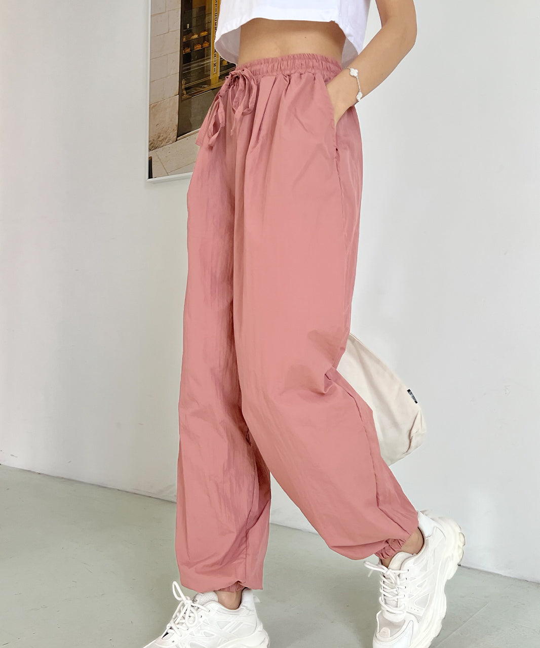 アドティエ ad thie タック ワッシャー加工 カラージョガーナイロンパンツ 夏 夏服