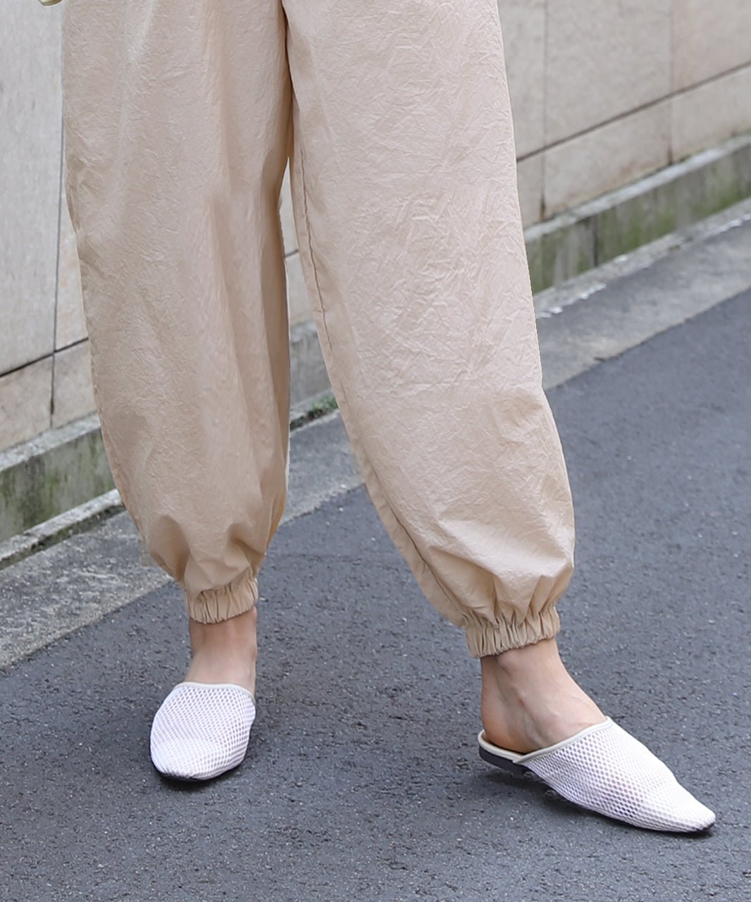 アドティエ ad thie タック ワッシャー加工 カラージョガーナイロンパンツ 夏 夏服