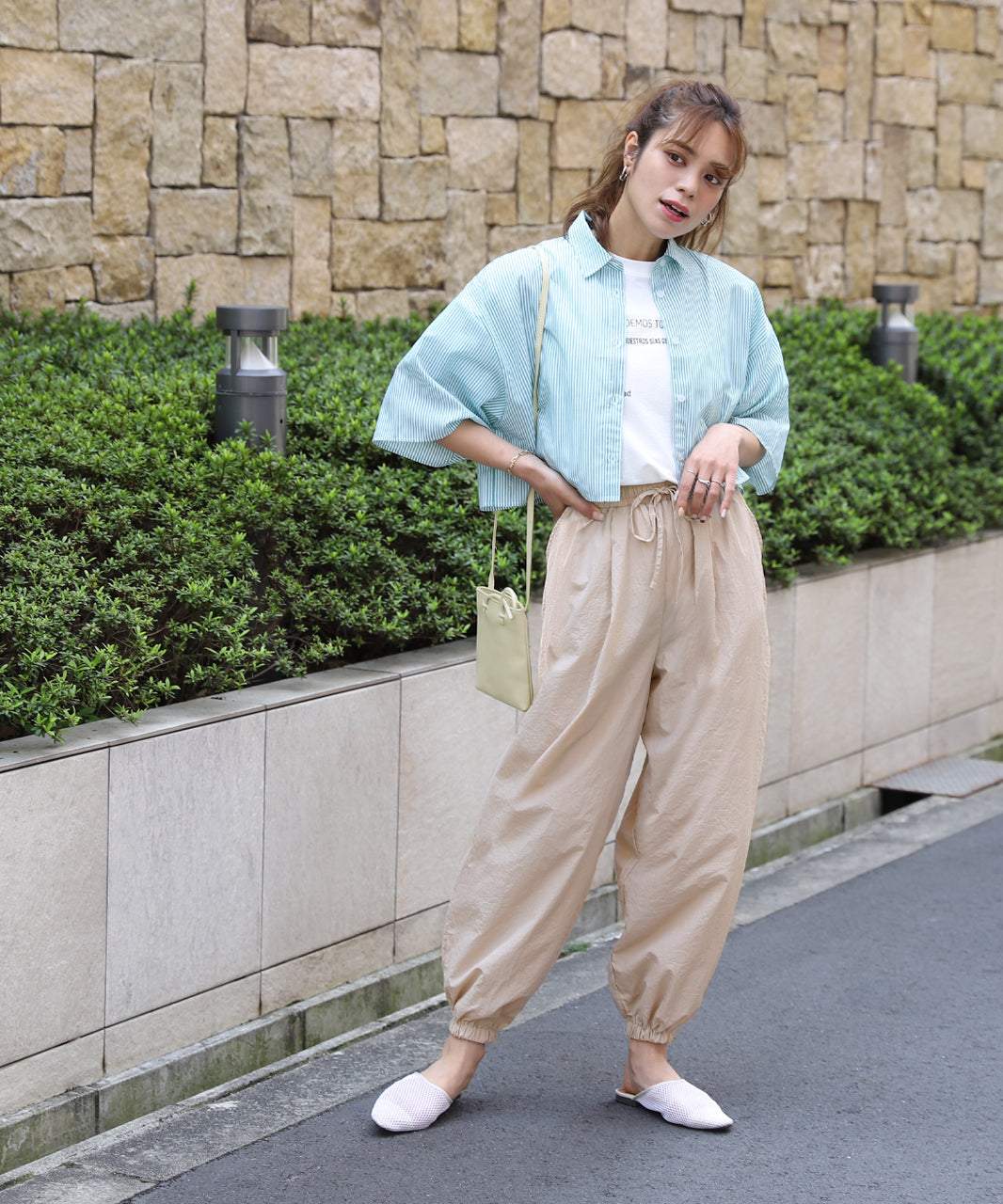 アドティエ ad thie タック ワッシャー加工 カラージョガーナイロンパンツ 夏 夏服