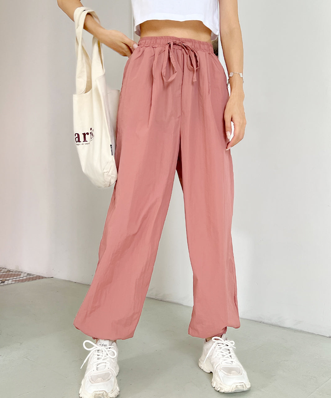 アドティエ ad thie タック ワッシャー加工 カラージョガーナイロンパンツ 夏 夏服