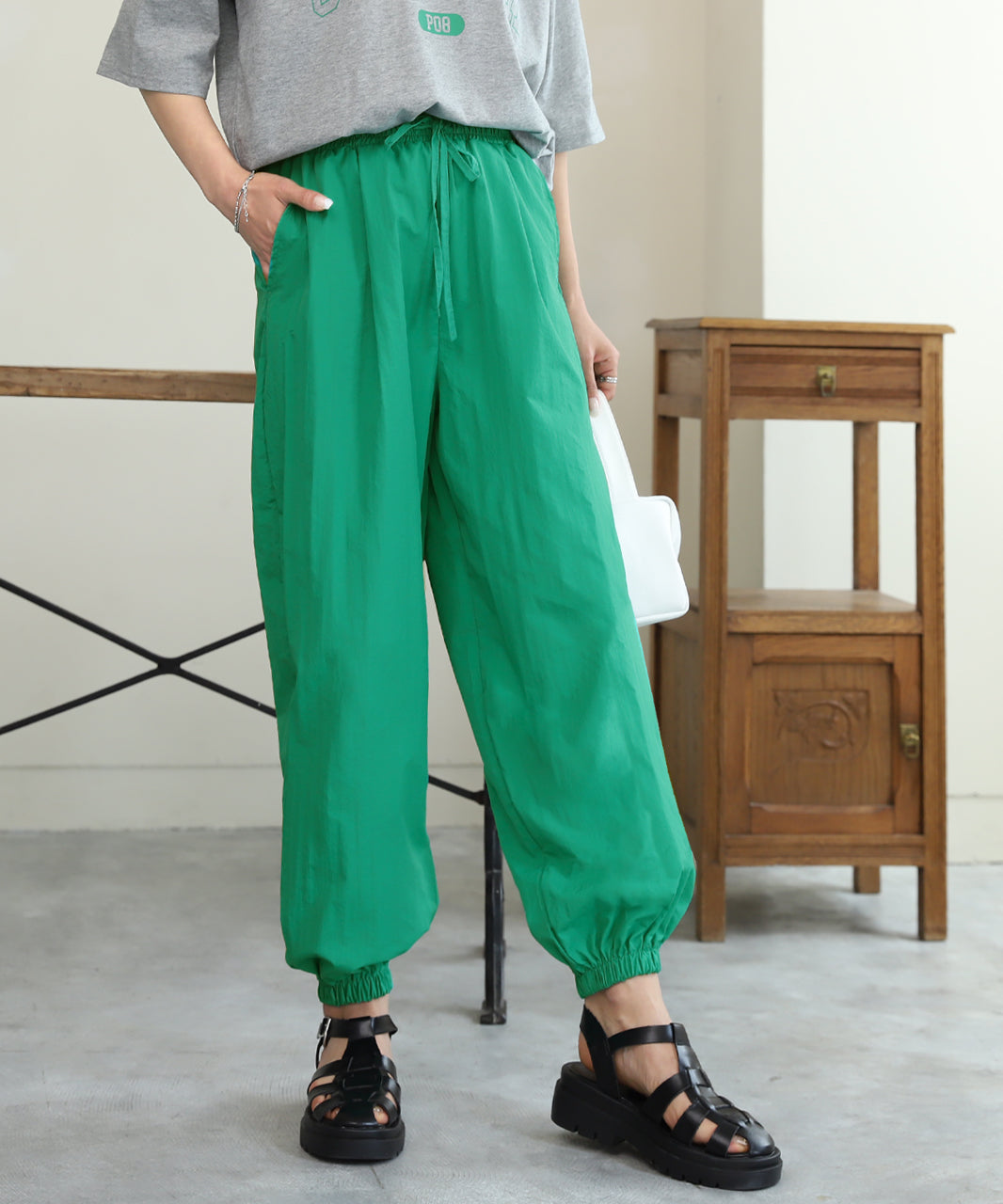 アドティエ ad thie タック ワッシャー加工 カラージョガーナイロンパンツ 夏 夏服