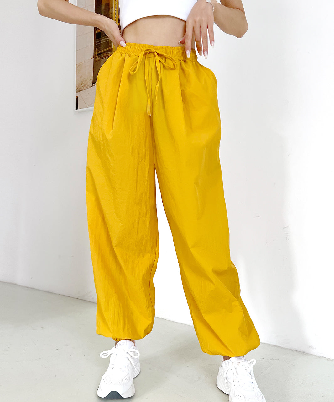 アドティエ ad thie タック ワッシャー加工 カラージョガーナイロンパンツ 夏 夏服