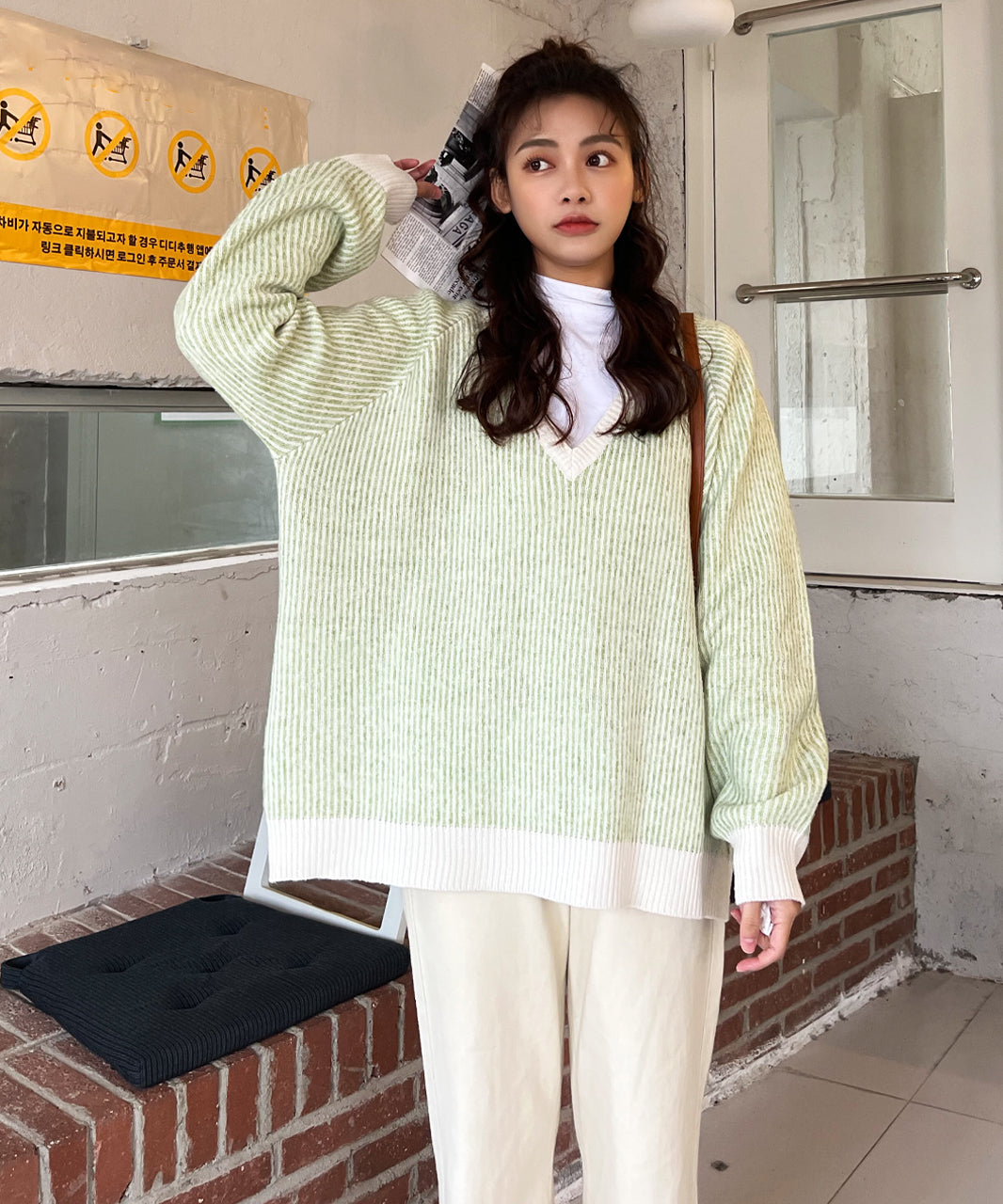Adthie Stripe Knit V-Neck Rib Loose Fit Bicolor Volume Sleeve