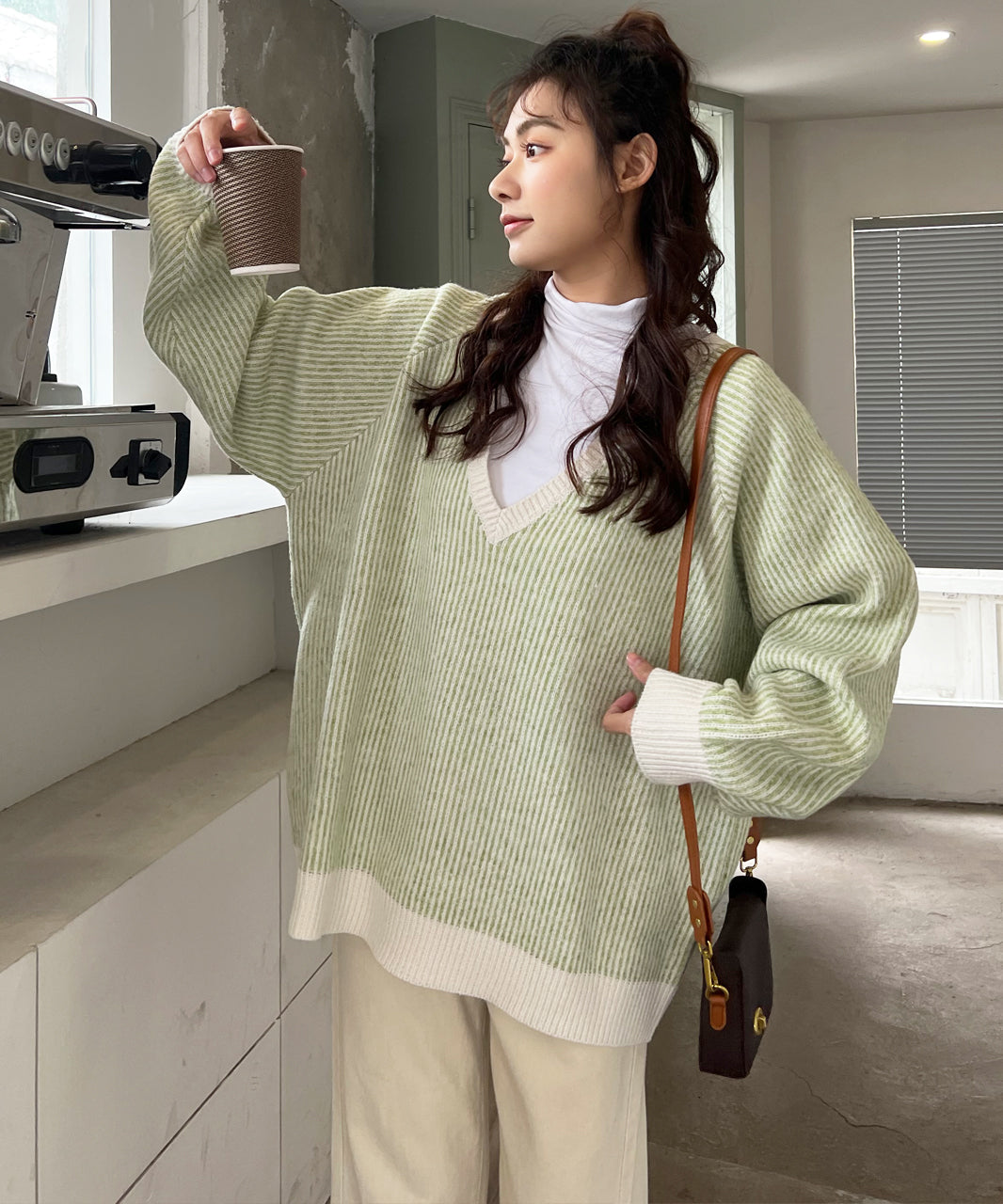 Adthie Stripe Knit V-Neck Rib Loose Fit Bicolor Volume Sleeve