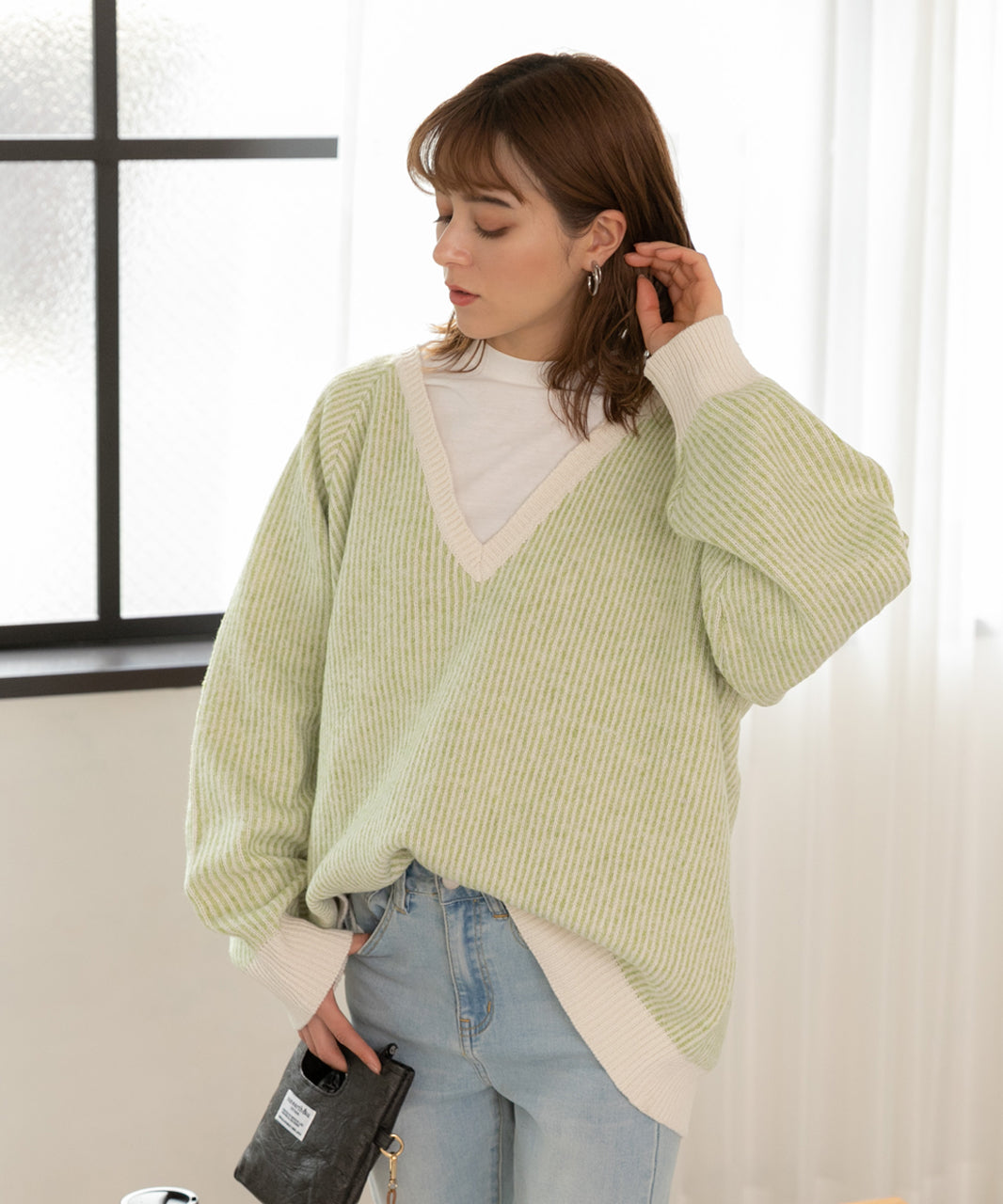 Adthie Stripe Knit V-Neck Rib Loose Fit Bicolor Volume Sleeve