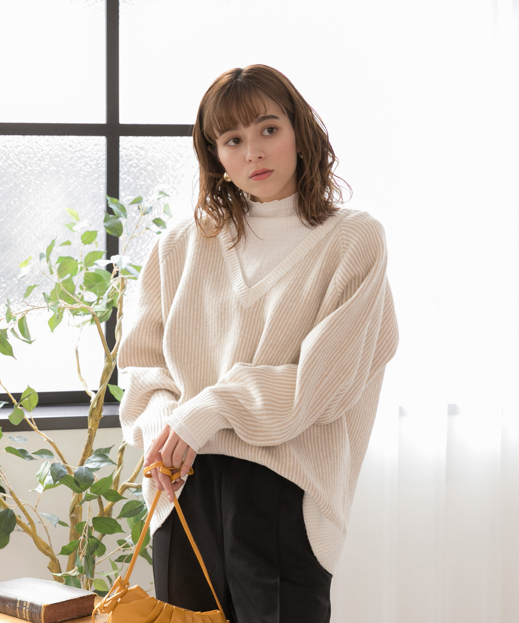 Adthie Stripe Knit V-Neck Rib Loose Fit Bicolor Volume Sleeve
