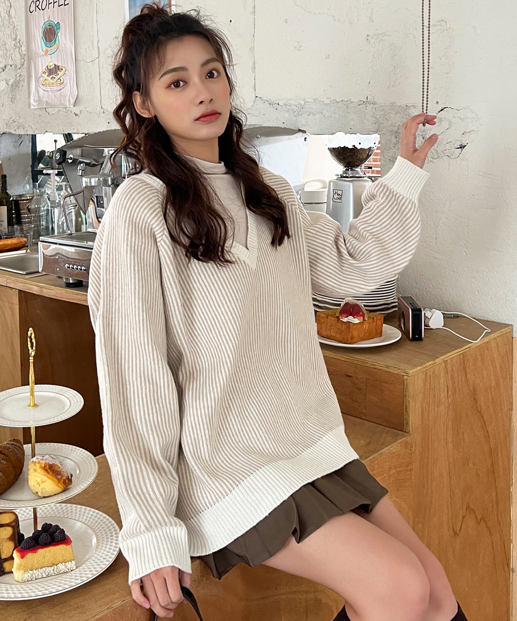 Adthie Stripe Knit V-Neck Rib Loose Fit Bicolor Volume Sleeve