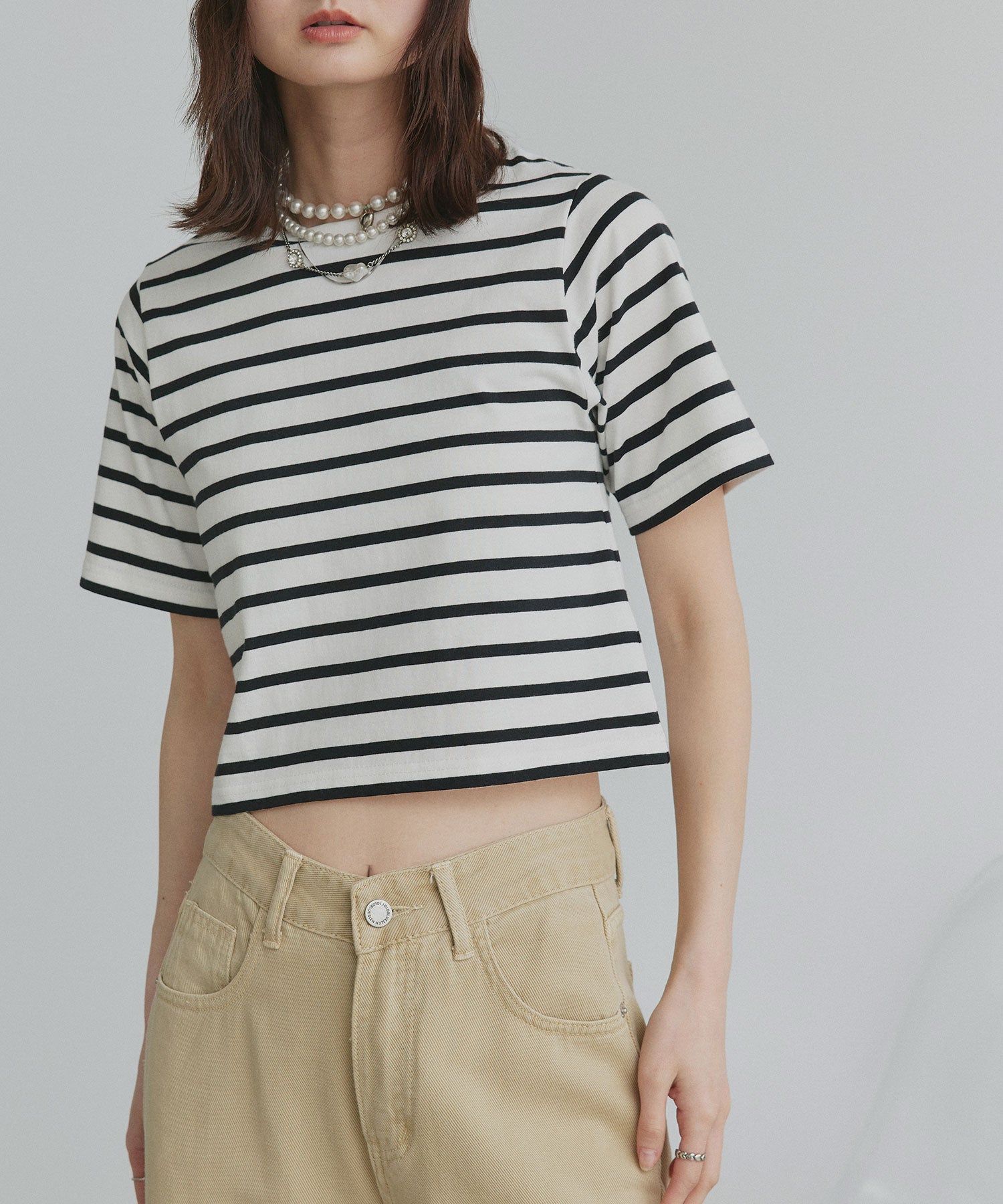 アドティエ ad thie シンプル無地 ボーダー ショート丈ミニTシャツ （レッド（無地）） レッド（無地）