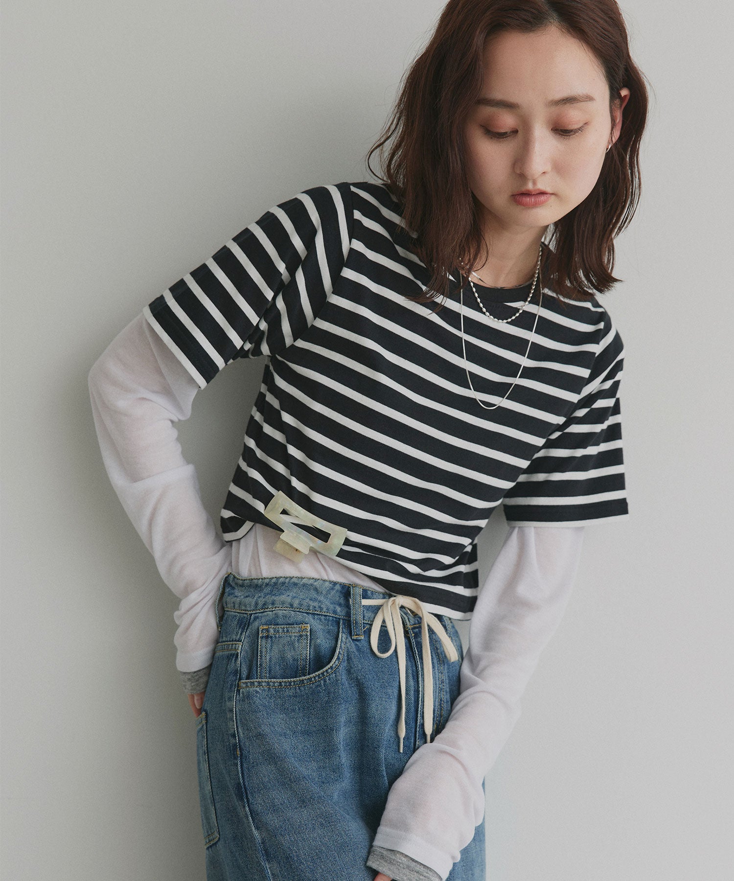 アドティエ ad thie シンプル無地 ボーダー ショート丈ミニTシャツ （レッド（無地）） レッド（無地）