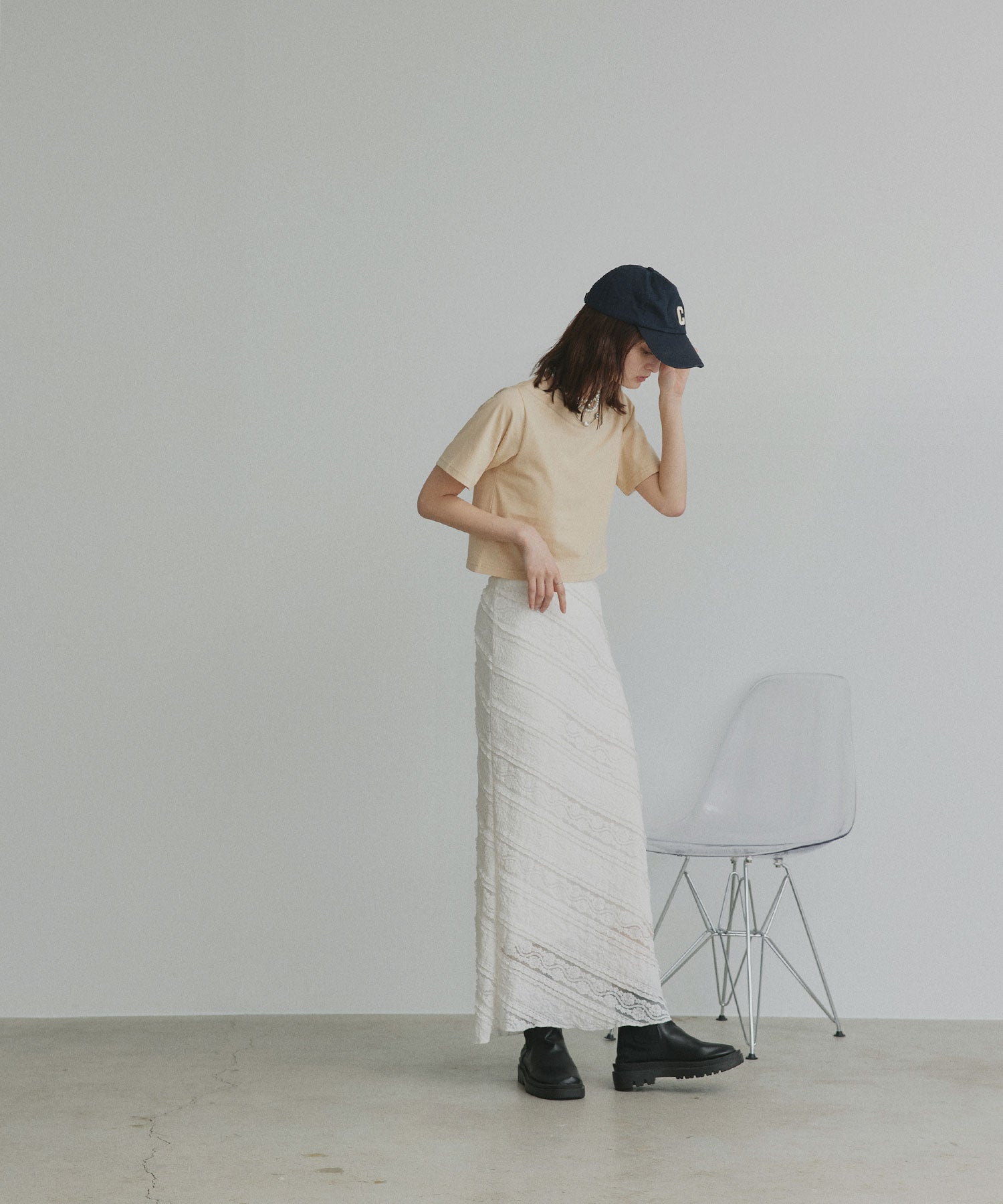 アドティエ ad thie シンプル無地 ボーダー ショート丈ミニTシャツ （レッド（無地）） レッド（無地）