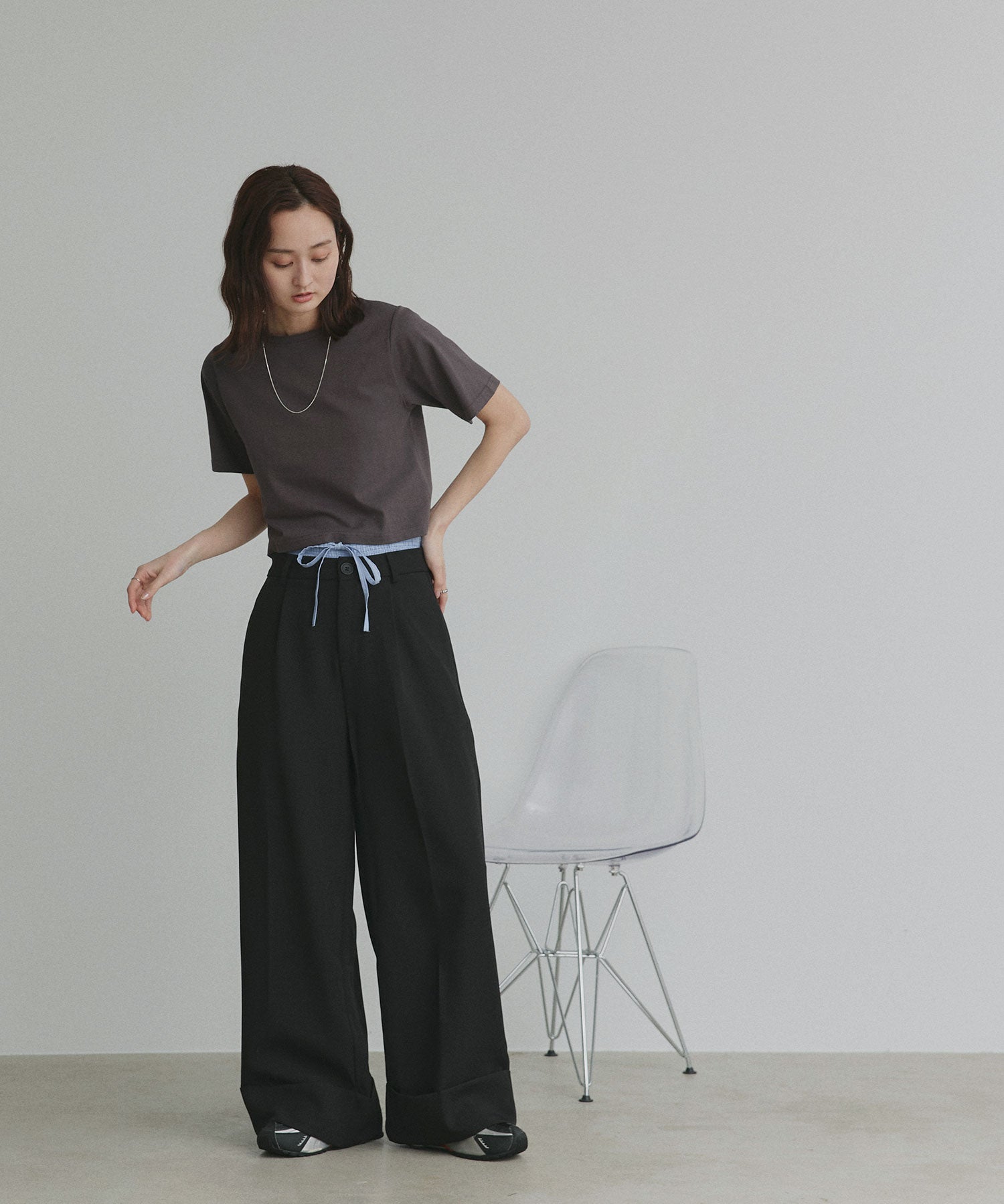 アドティエ ad thie シンプル無地 ボーダー ショート丈ミニTシャツ （レッド（無地）） レッド（無地）