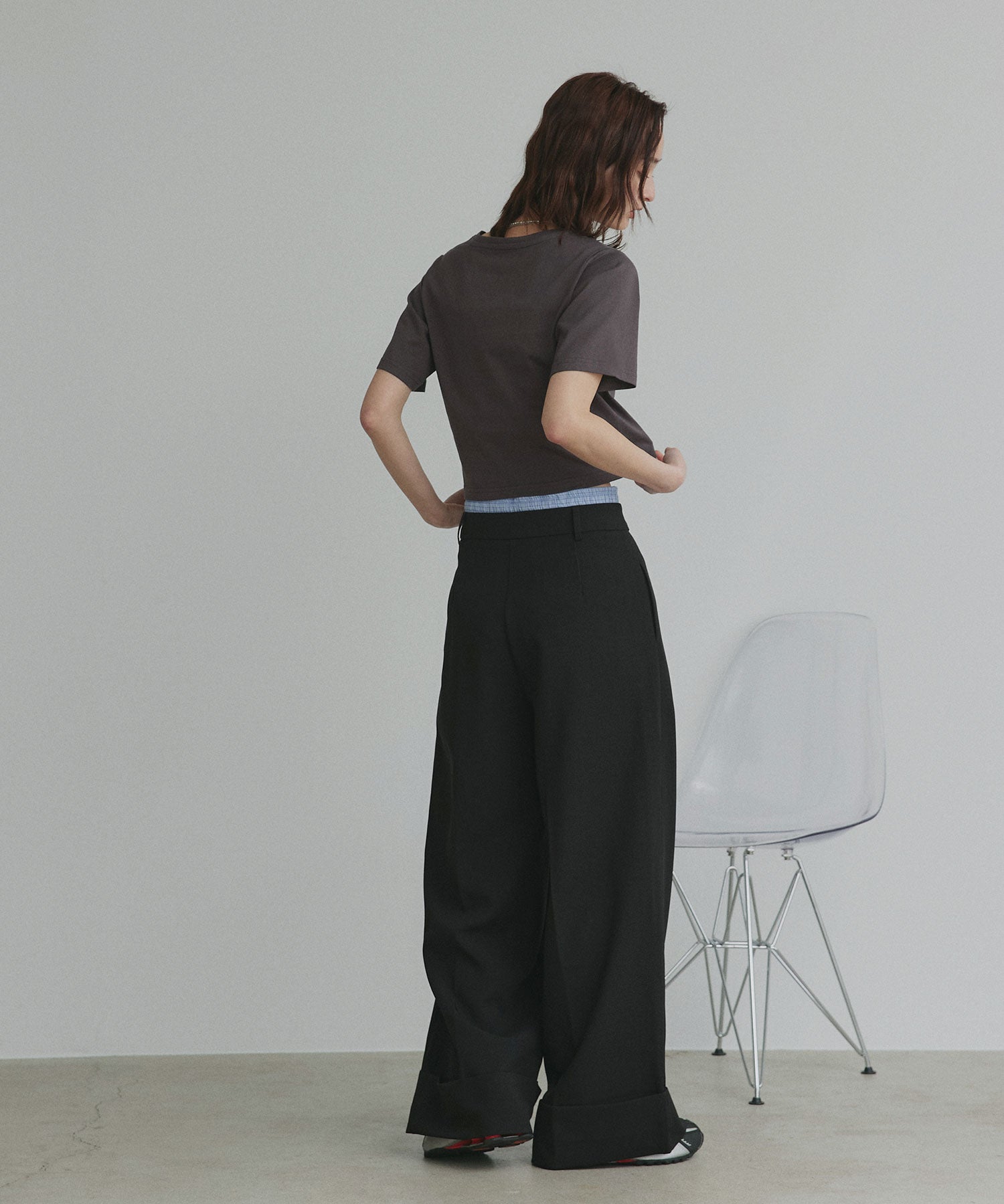 アドティエ ad thie シンプル無地 ボーダー ショート丈ミニTシャツ （レッド（無地）） レッド（無地）