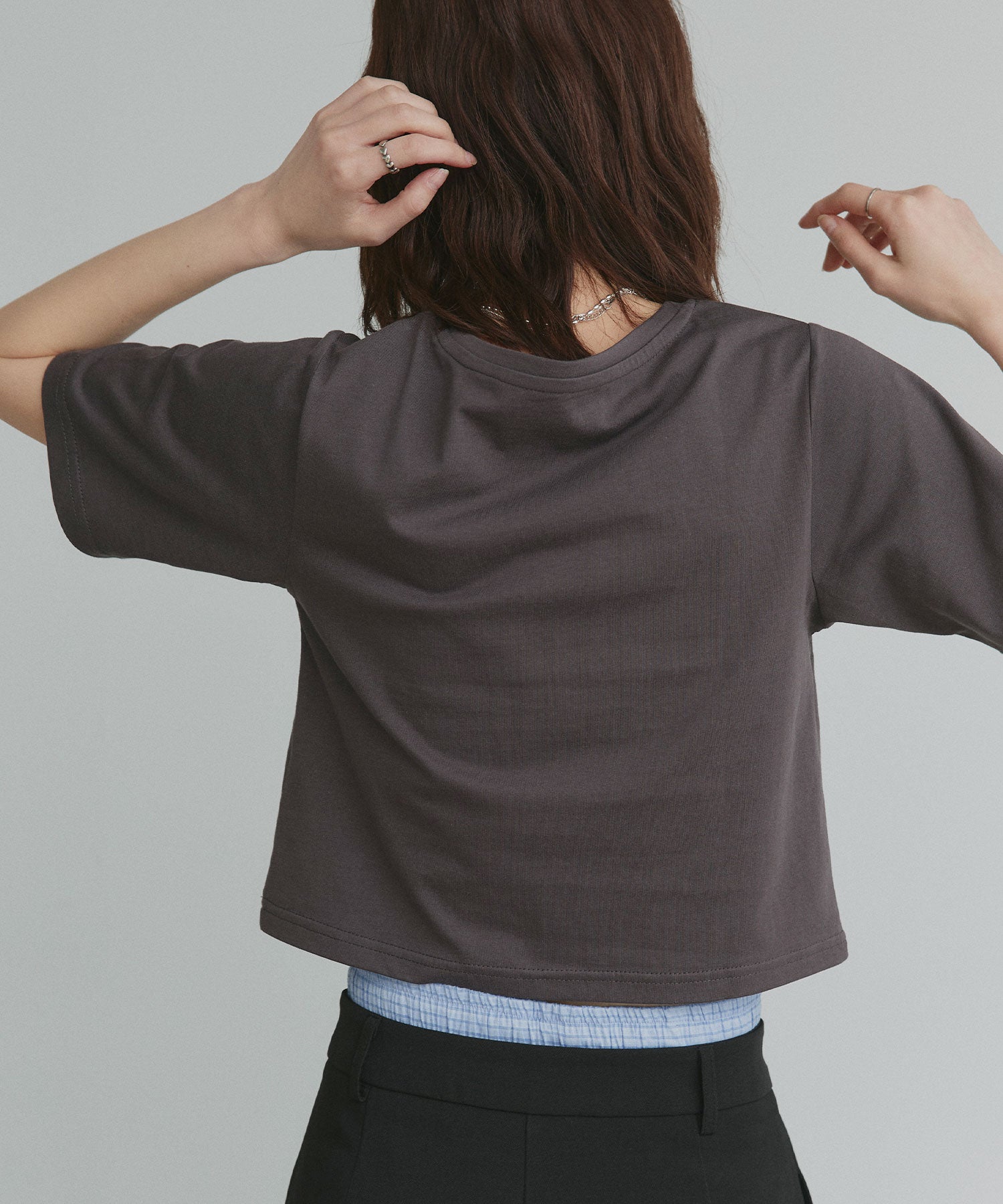アドティエ ad thie シンプル無地 ボーダー ショート丈ミニTシャツ （レッド（無地）） レッド（無地）