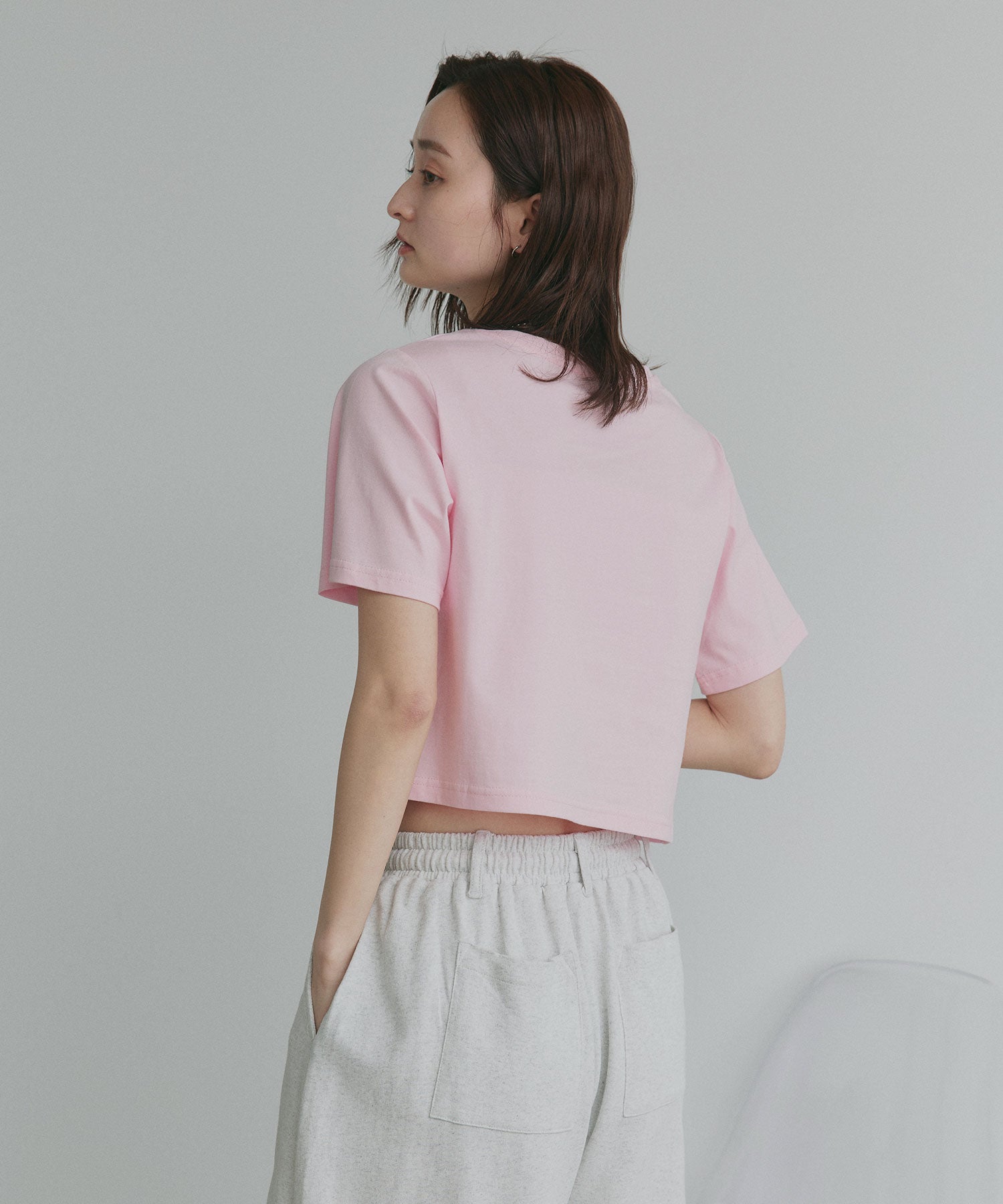 アドティエ ad thie シンプル無地 ボーダー ショート丈ミニTシャツ （レッド（無地）） レッド（無地）