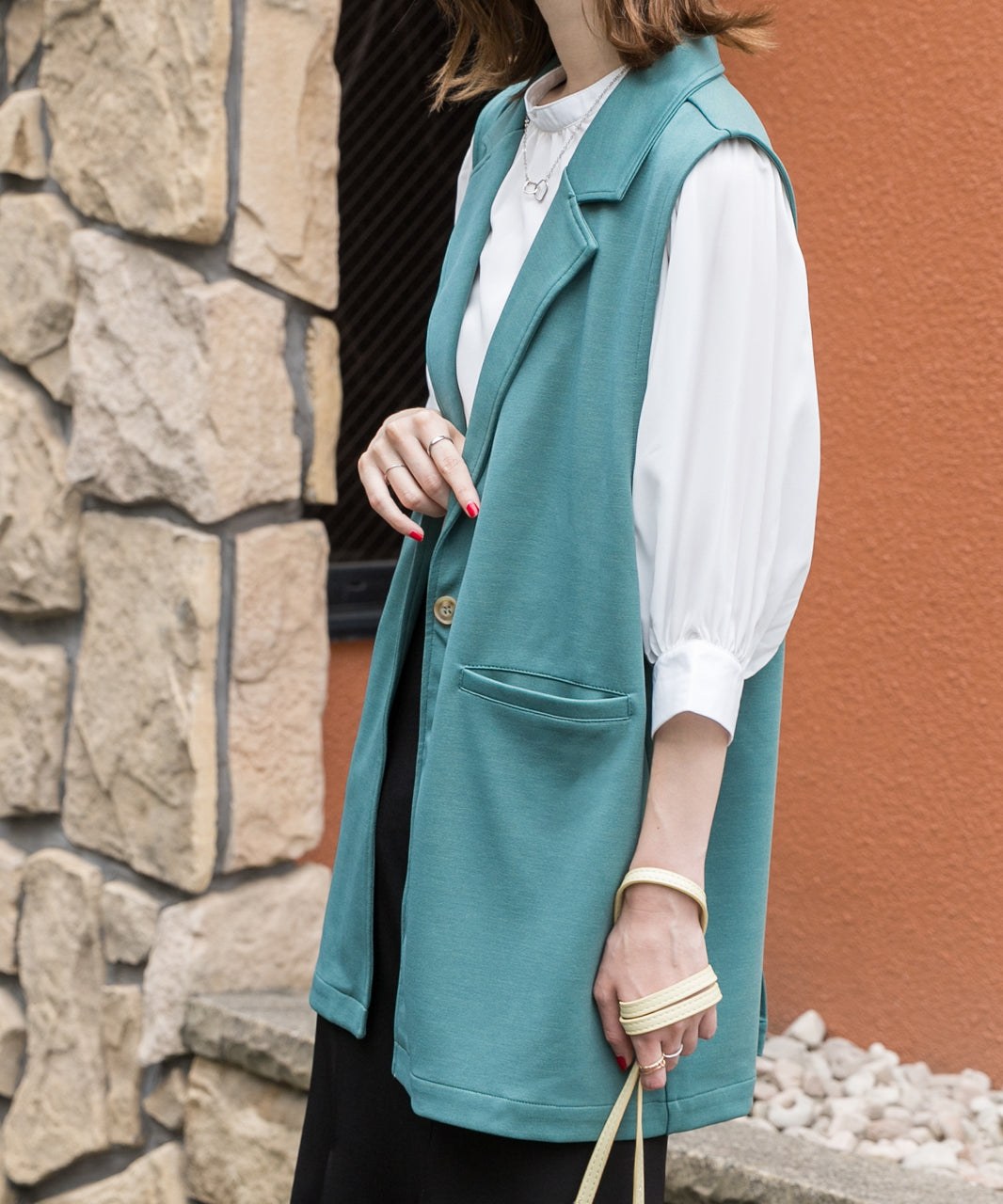 Adthie Easy to Move and Comfortable Stretch Material Tailored Gilet with Pockets