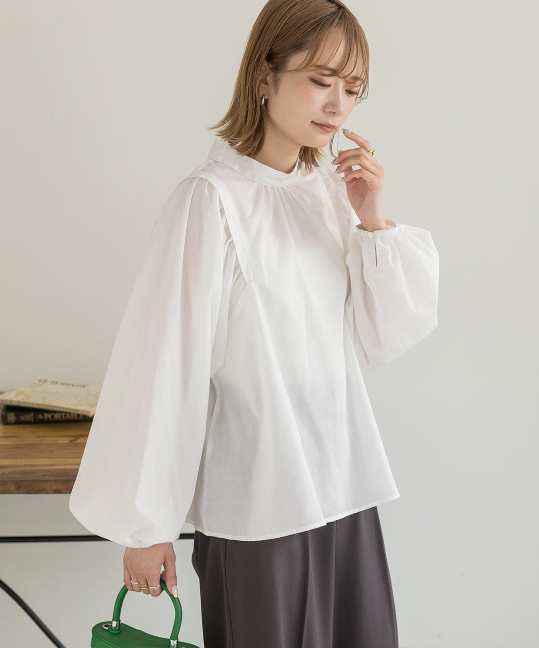 Adthie ad thie 【2023AW New Collection】 Wing Shoulder Band Collar Blouse