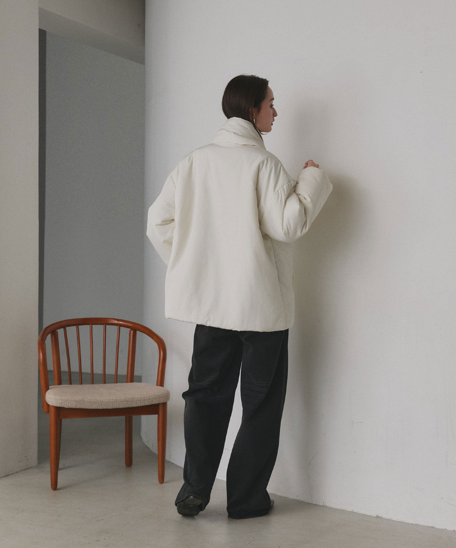 アドティエ ad thie 共地マフラー付きノーカラー中綿ジャケット 軽量 防寒 エコダウン アウター 秋服 秋 冬服 冬 （ナチュラル） ナチュラル