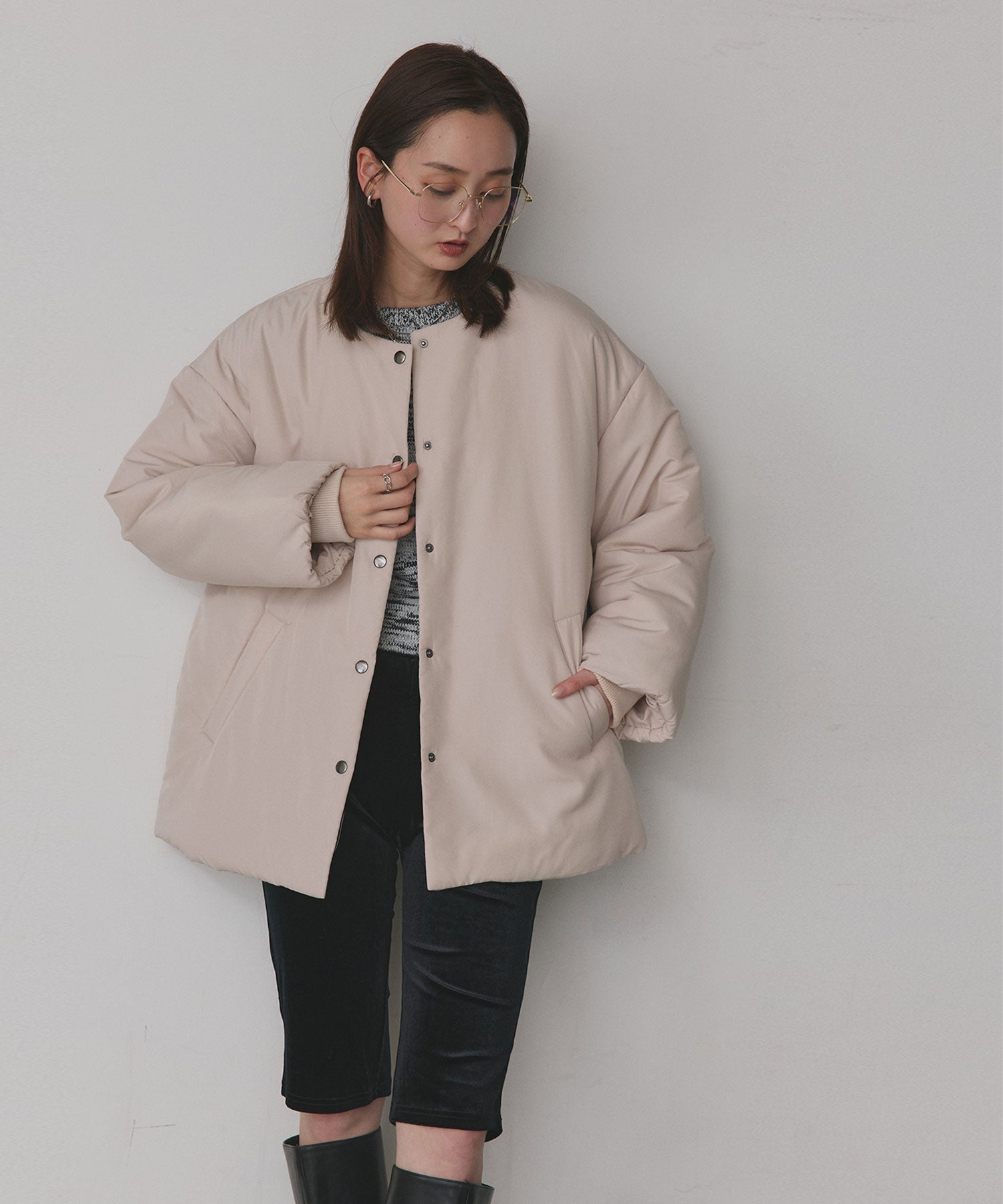 アドティエ ad thie 共地マフラー付きノーカラー中綿ジャケット 軽量 防寒 エコダウン アウター 秋服 秋 冬服 冬 （ナチュラル） ナチュラル