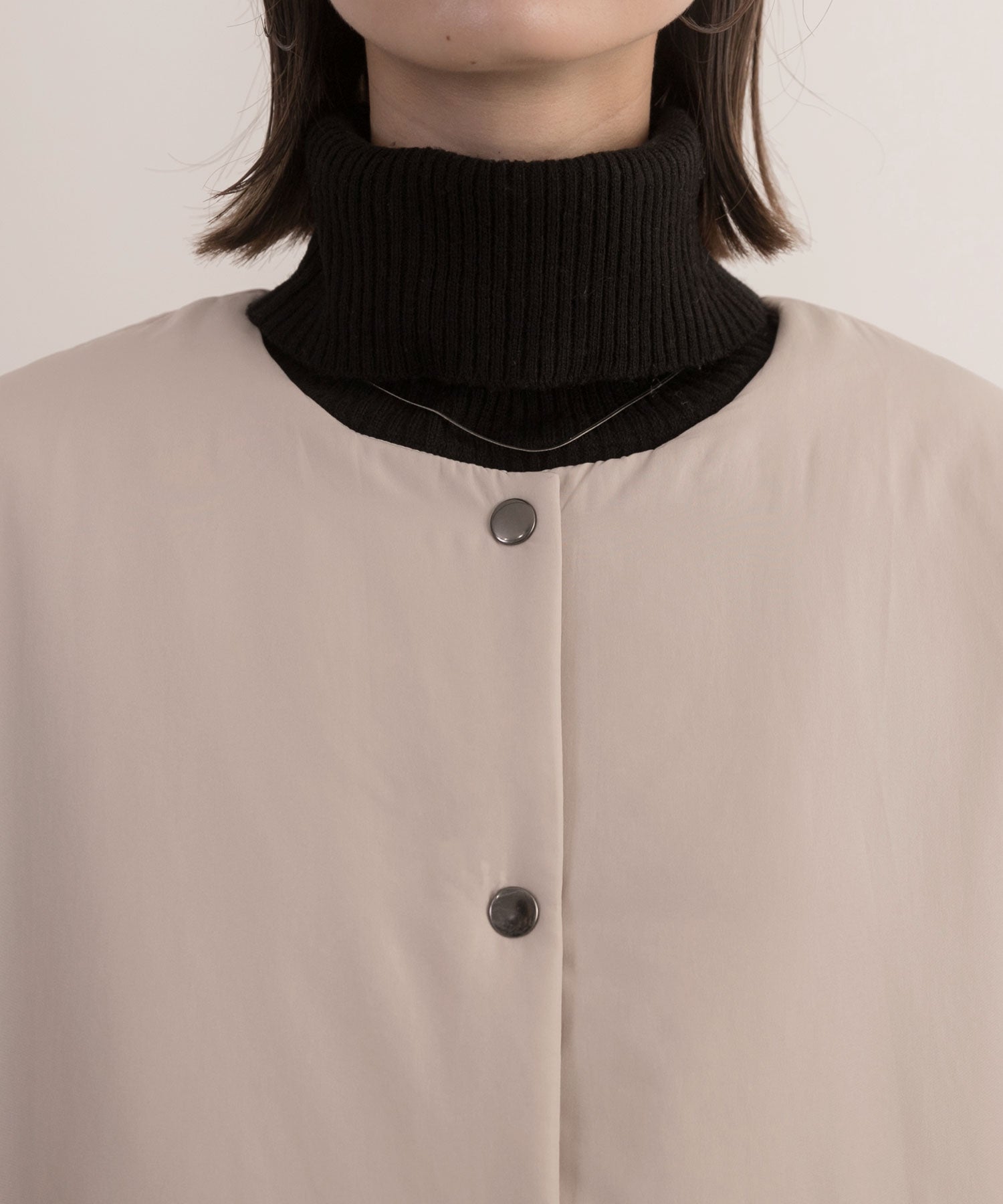 アドティエ ad thie 共地マフラー付きノーカラー中綿ジャケット 軽量 防寒 エコダウン アウター 秋服 秋 冬服 冬 （ナチュラル） ナチュラル