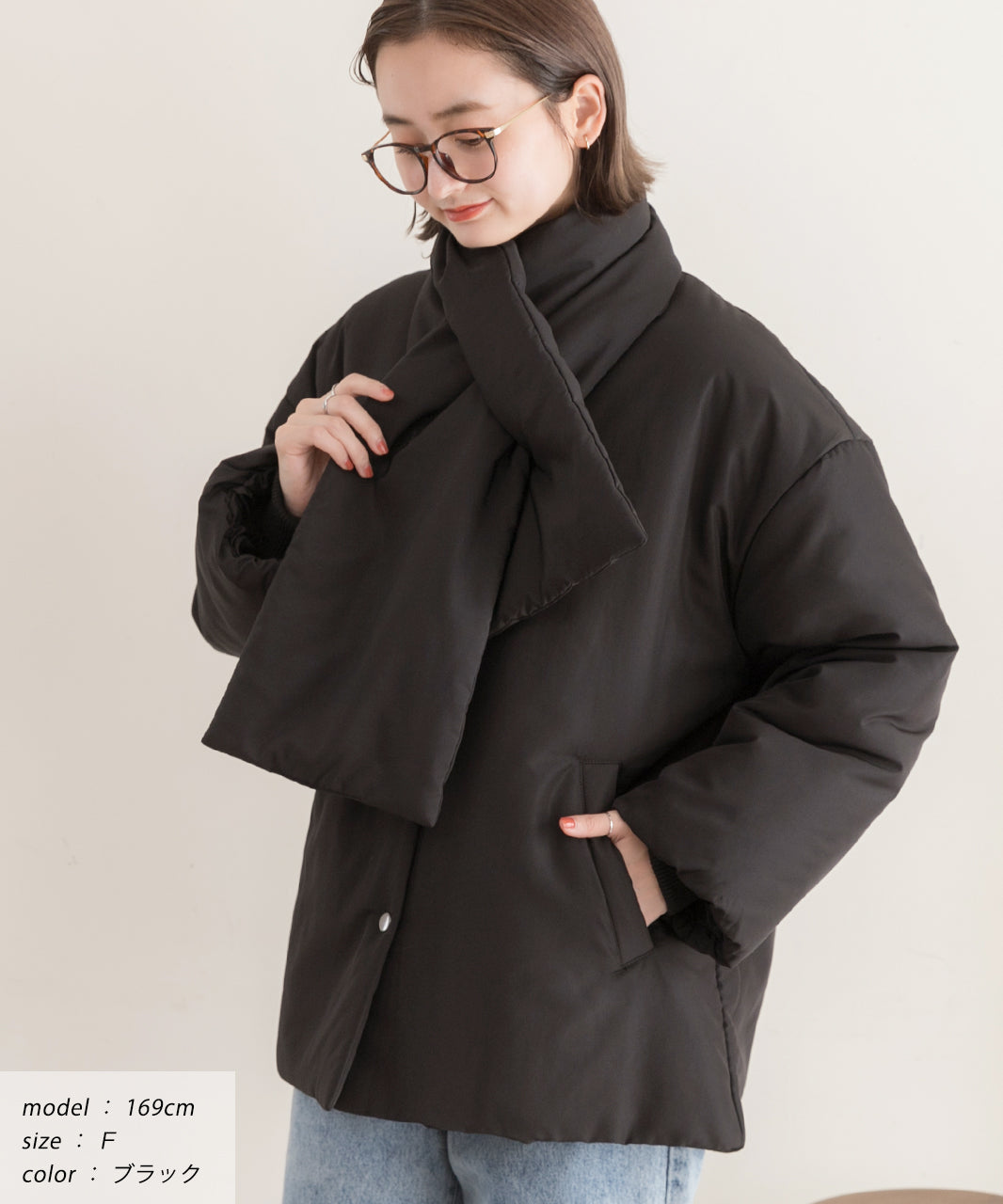 アドティエ ad thie 共地マフラー付きノーカラー中綿ジャケット 軽量 防寒 エコダウン アウター 秋服 秋 冬服 冬 （ブラック） ブラック