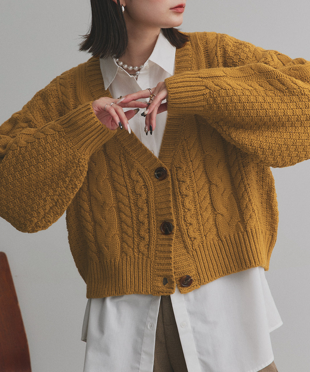 アドティエ ad thie 袖ボリュームざっくりVネックニットカーディガン （マスタード） マスタード