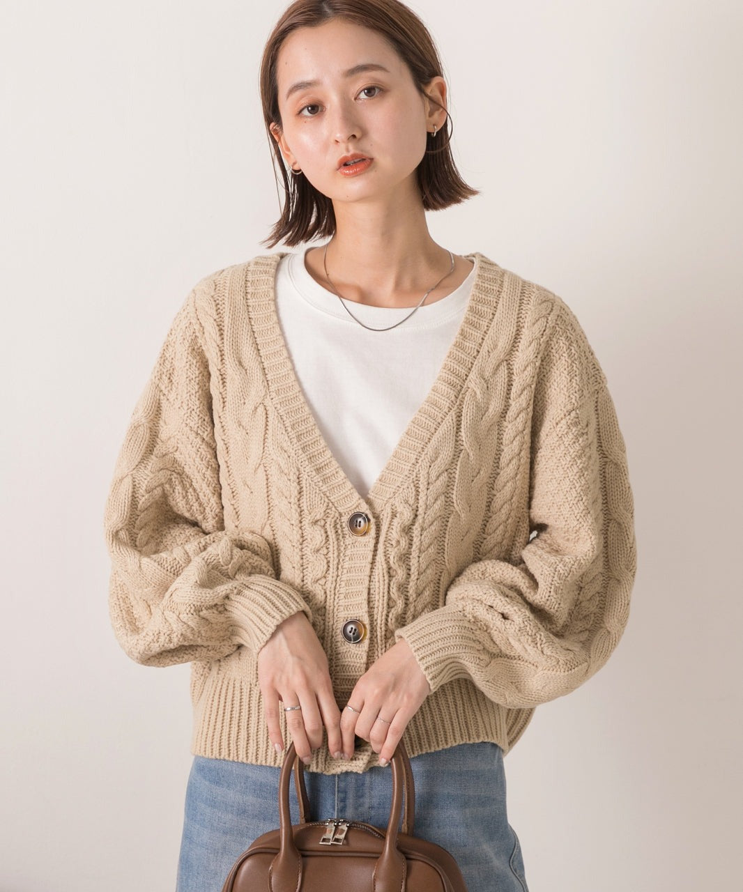 アドティエ ad thie 【2023AW新作】ボリュームスリーブ ケーブルニットカーディガン （アイボリー） アイボリー