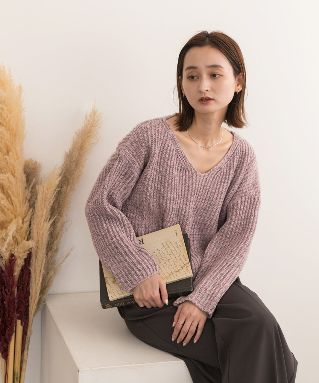 Adthie V-neck Short Mixed Color Knit