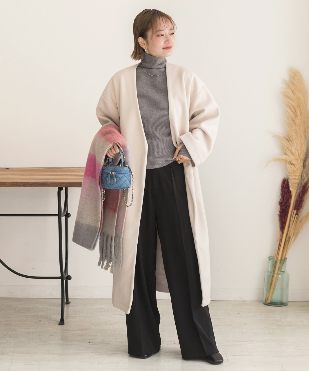 アドティエ ad thie サムホールデザイン ベーシックハイネックニット