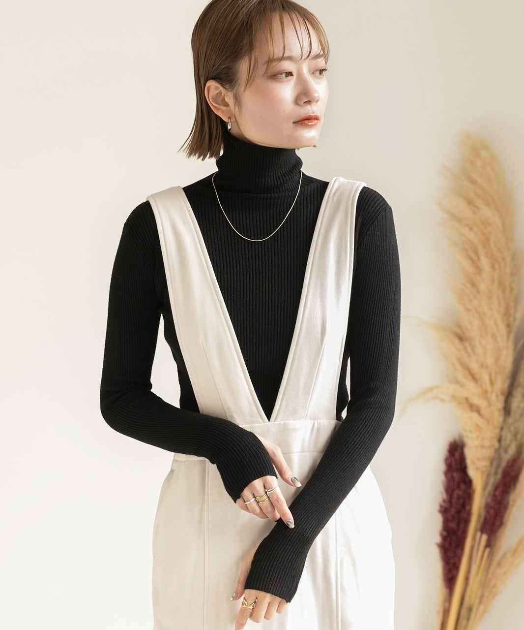 アドティエ ad thie サムホールデザイン ベーシックハイネックニット