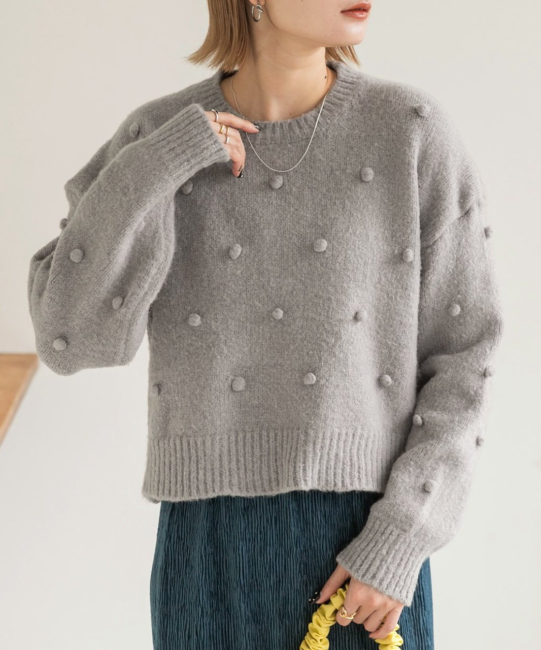 アドティエ ad thie ドット柄・クルーネック ショート丈ニット （オフホワイト） オフホワイト