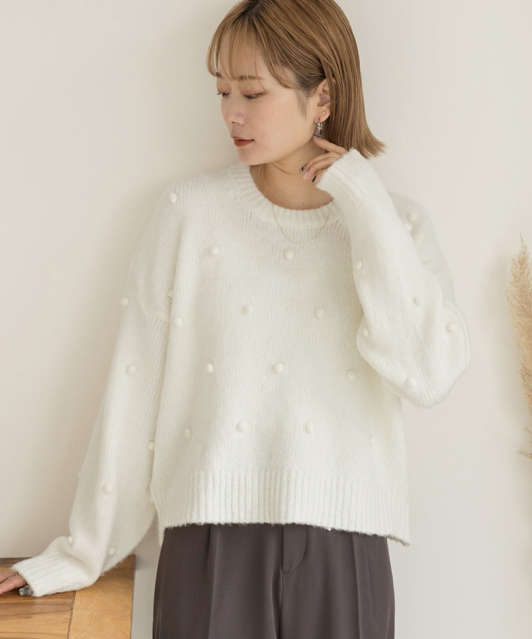 アドティエ ad thie ドット柄・クルーネック ショート丈ニット （オフホワイト） オフホワイト