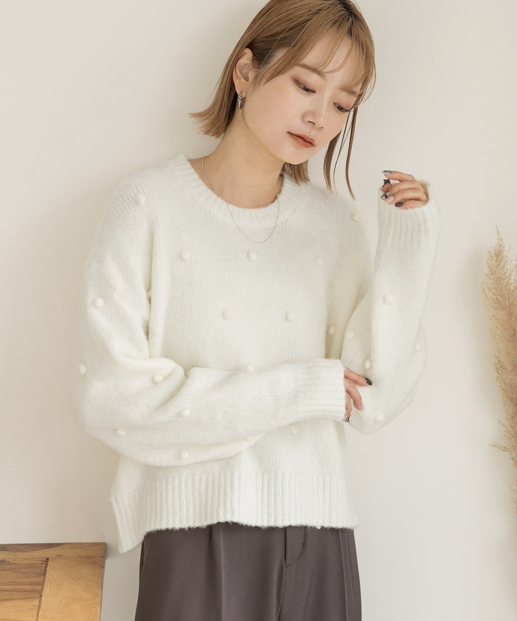 アドティエ ad thie ドット柄・クルーネック ショート丈ニット （オフホワイト） オフホワイト