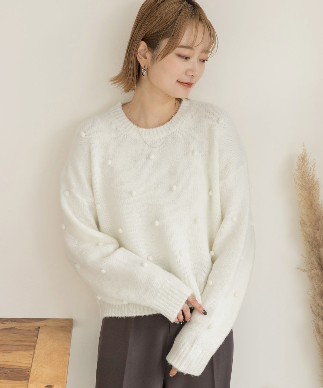 アドティエ ad thie ドット柄・クルーネック ショート丈ニット （オフホワイト） オフホワイト