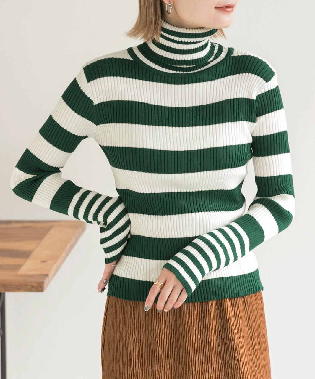 アドティエ ad thie ハイネック ランダムボーダーリブニット （グリーン） グリーン