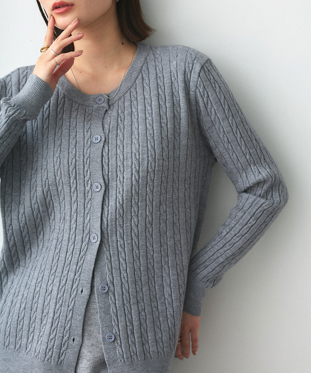 アドティエ ad thie ケーブルニットカーディガン （オートミール） オートミール