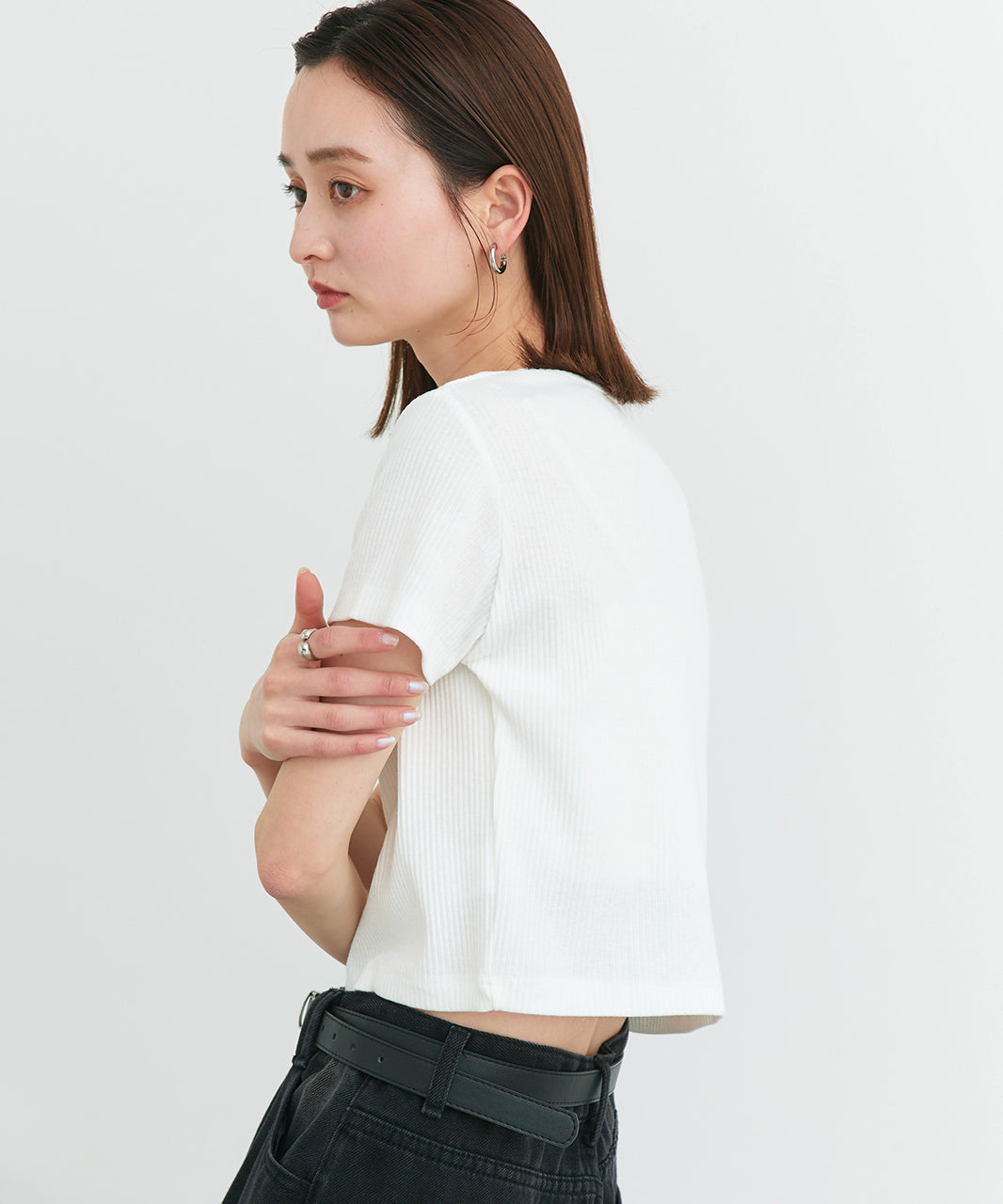 アドティエ ad thie 【2025SS新作】リブクルーネックコンパクトTシャツ （オフホワイト） オフホワイト