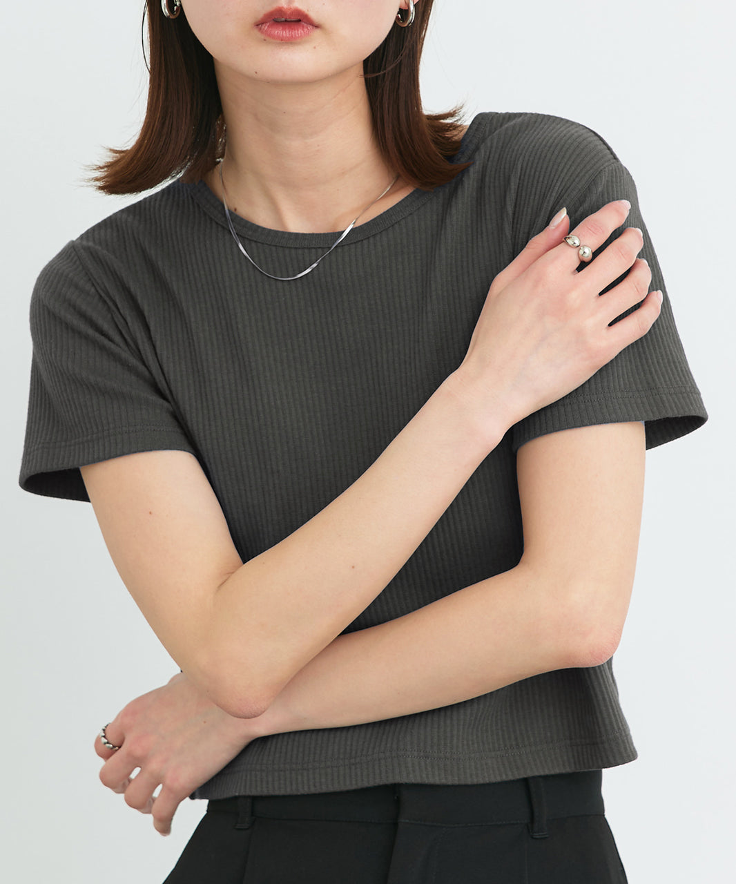アドティエ ad thie 【2025SS新作】リブクルーネックコンパクトTシャツ （オフホワイト） オフホワイト
