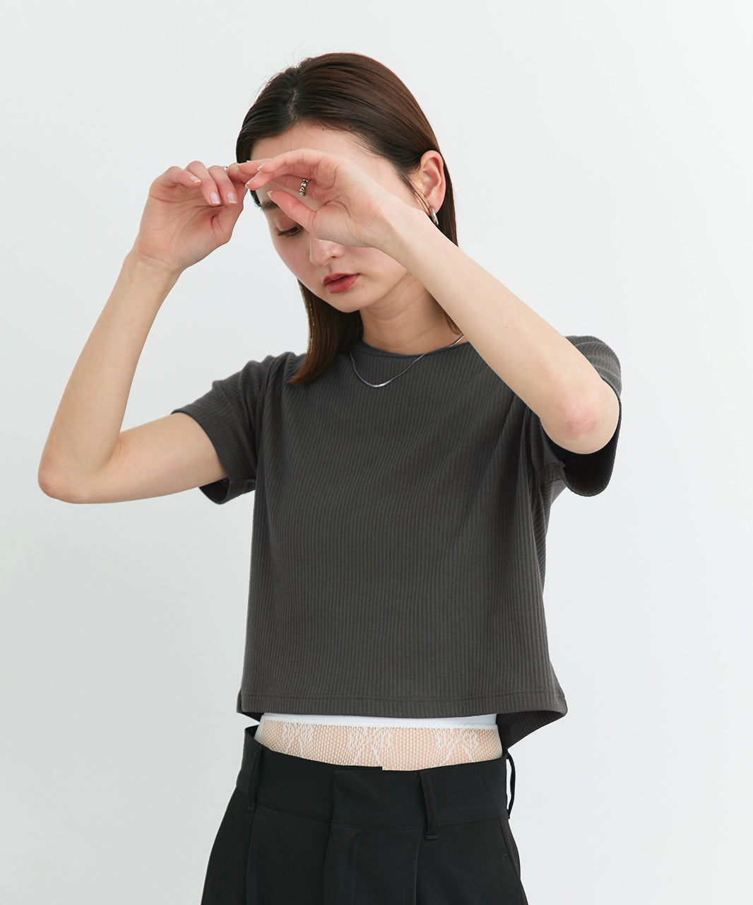 アドティエ ad thie 【2025SS新作】リブクルーネックコンパクトTシャツ （オフホワイト） オフホワイト