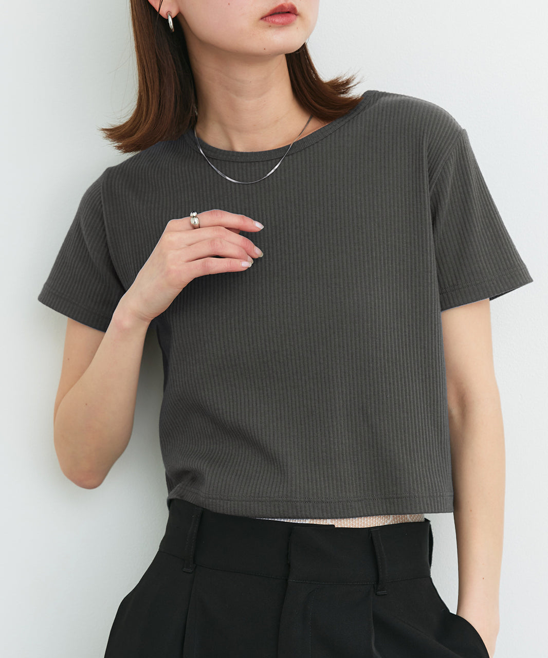 アドティエ ad thie 【2025SS新作】リブクルーネックコンパクトTシャツ （オフホワイト） オフホワイト