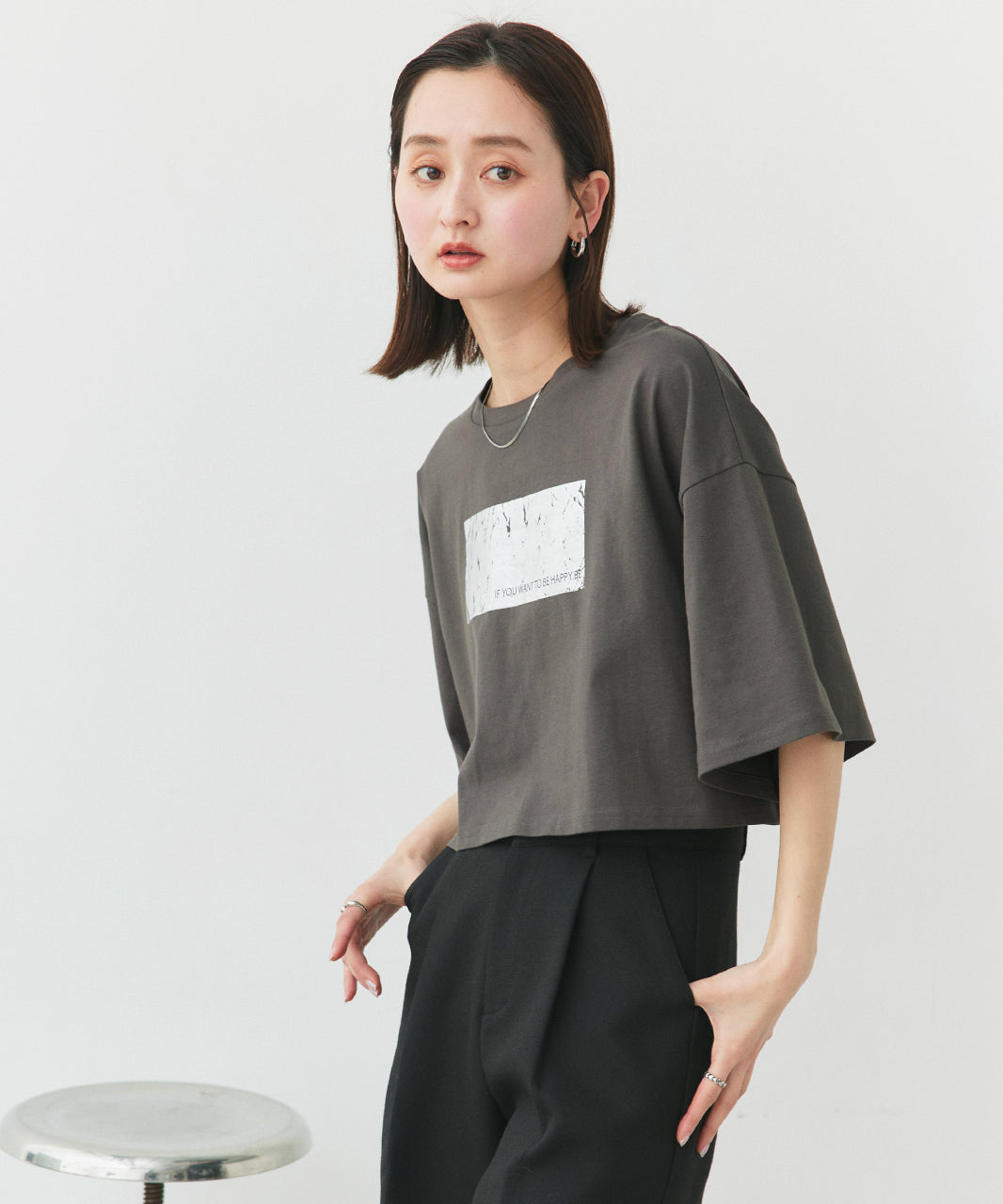 アドティエ ad thie 【2025SS新作】ヴィンテージライク箔プリントTシャツ （ブラック） ブラック