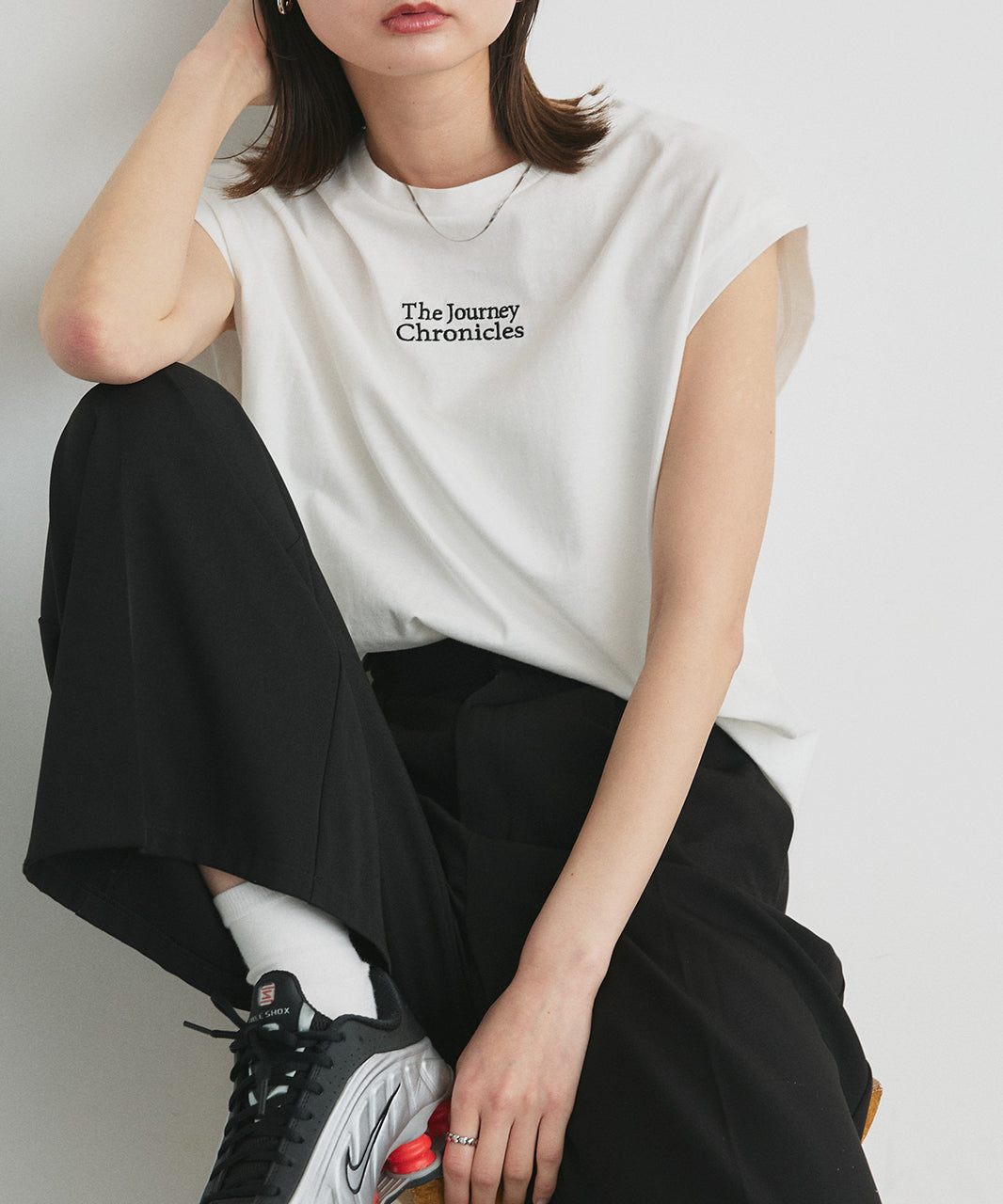 アドティエ ad thie 【2025SS新作】ロゴ刺繍フレンチスリーブTシャツ （オフホワイト） オフホワイト