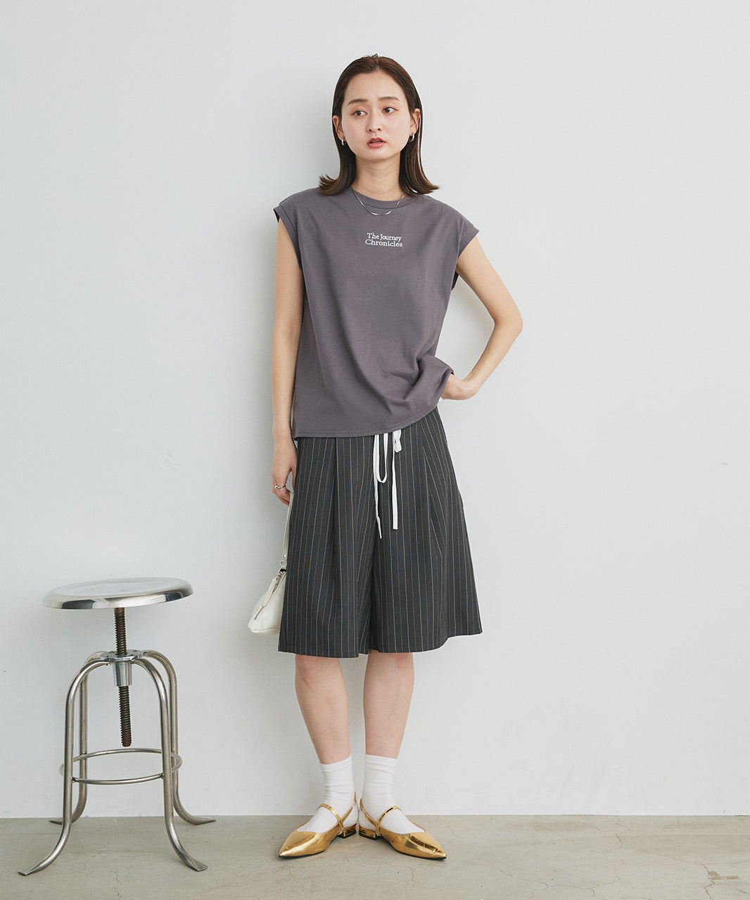アドティエ ad thie 【2025SS新作】ロゴ刺繍フレンチスリーブTシャツ （オフホワイト） オフホワイト