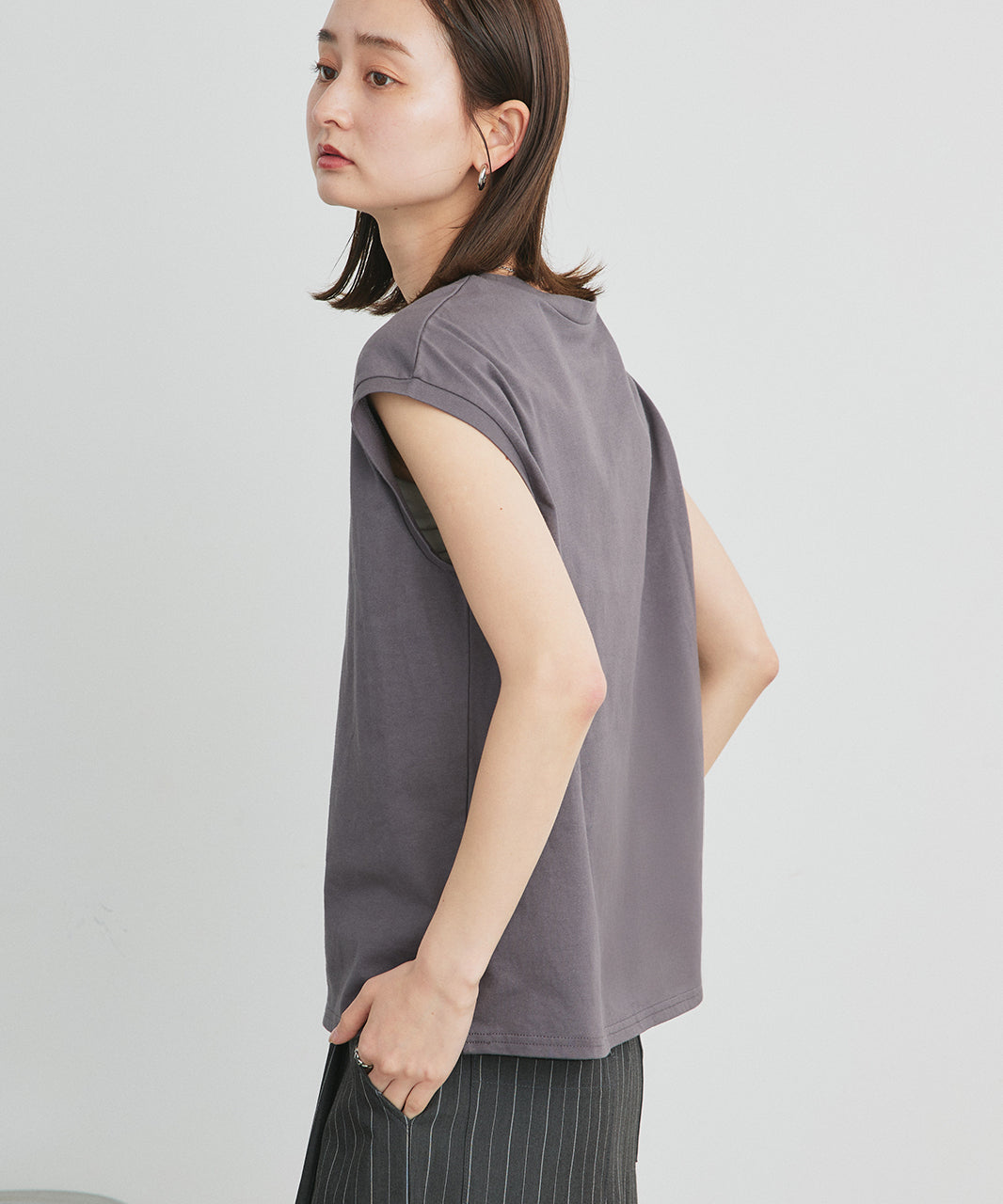 アドティエ ad thie 【2025SS新作】ロゴ刺繍フレンチスリーブTシャツ （オフホワイト） オフホワイト