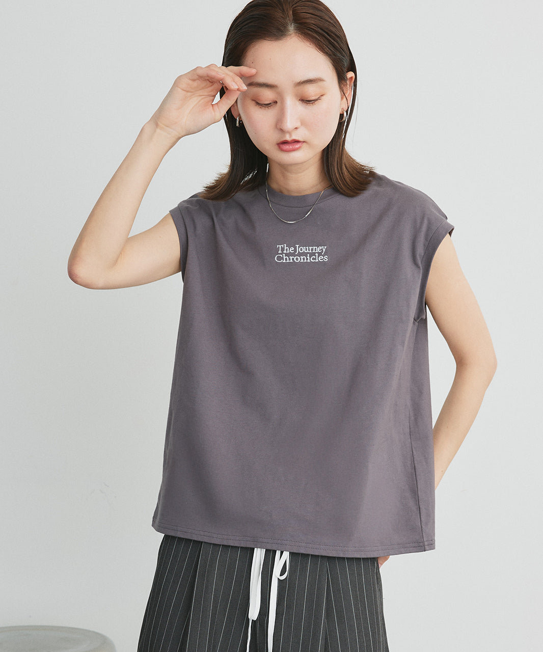 アドティエ ad thie 【2025SS新作】ロゴ刺繍フレンチスリーブTシャツ （オフホワイト） オフホワイト
