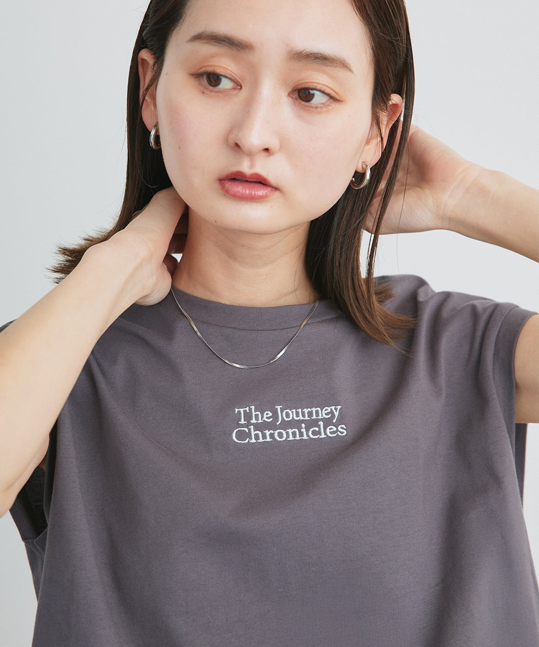 アドティエ ad thie 【2025SS新作】ロゴ刺繍フレンチスリーブTシャツ （オフホワイト） オフホワイト