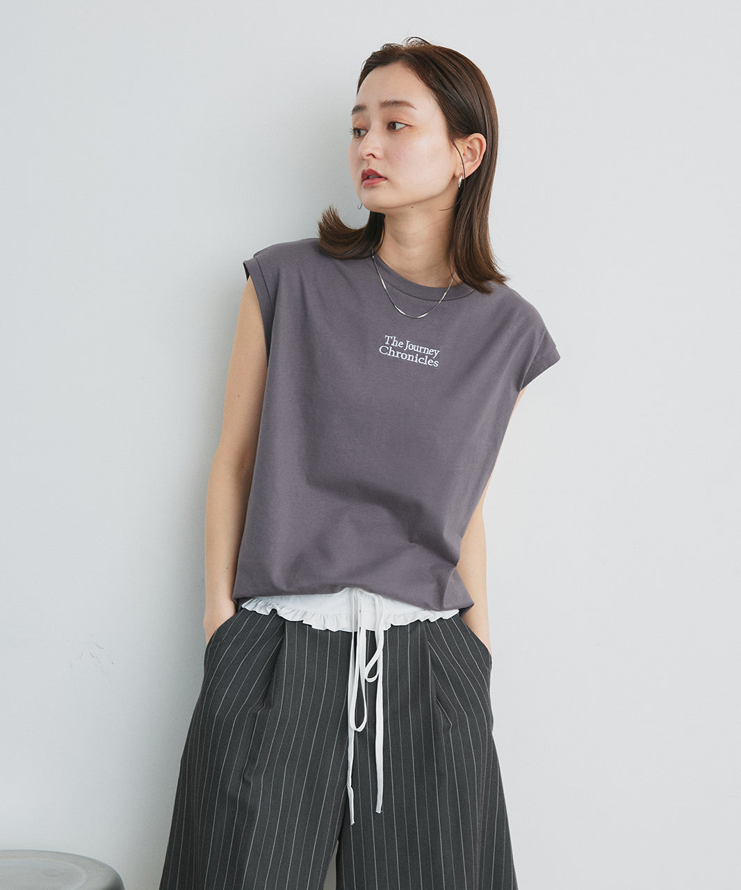 アドティエ ad thie 【2025SS新作】ロゴ刺繍フレンチスリーブTシャツ （オフホワイト） オフホワイト