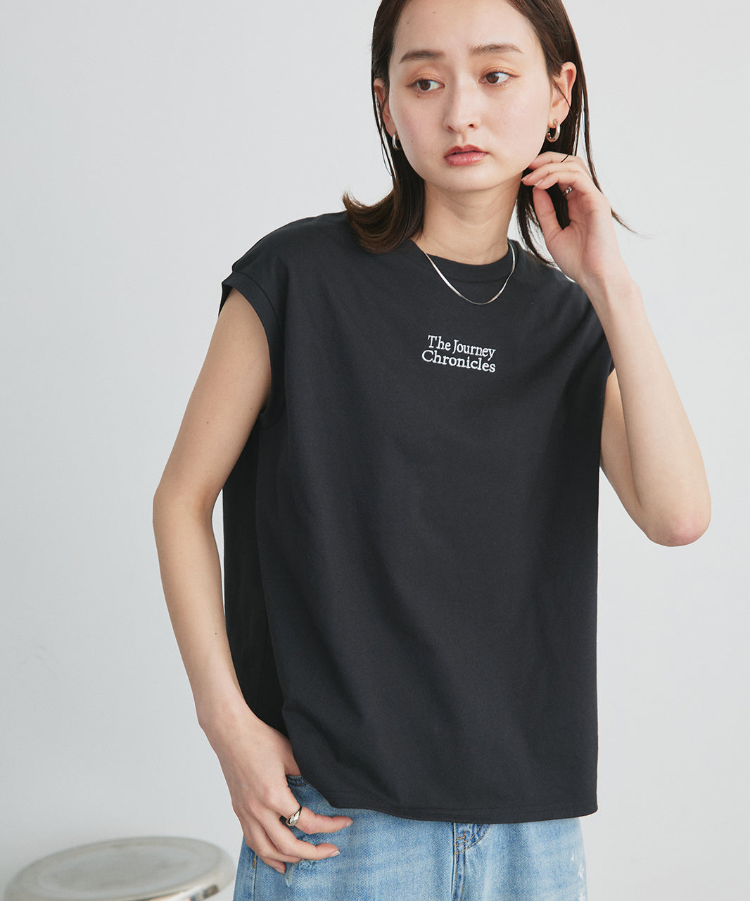 アドティエ ad thie 【2025SS新作】ロゴ刺繍フレンチスリーブTシャツ （オフホワイト） オフホワイト