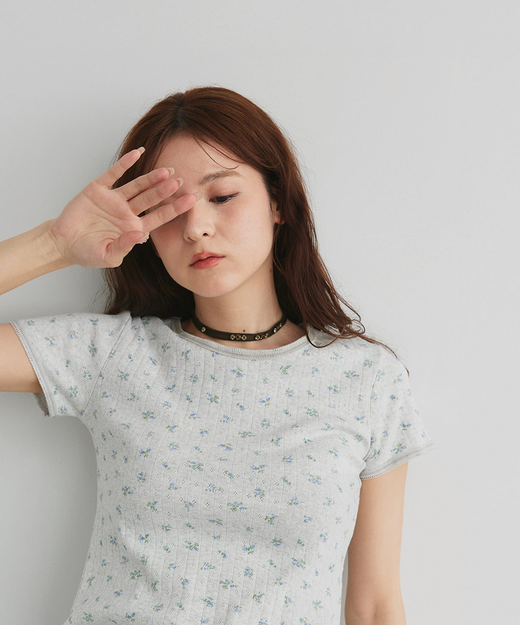 アドティエ ad thie 【2025SS新作】小花柄針抜きコンパクトトップス （ネイビー） ネイビー
