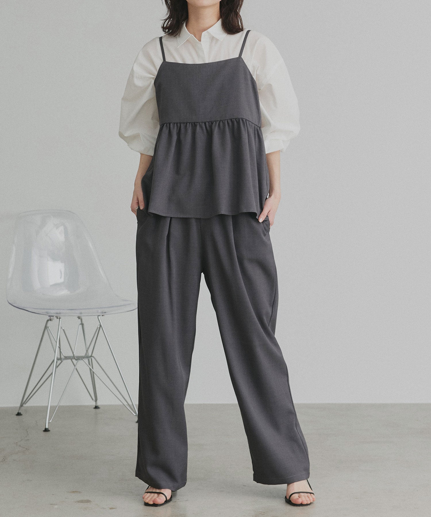 アドティエ ad thie ペプラムキャミソール ロングパンツ セットアップ （ダークグレー） ダークグレー
